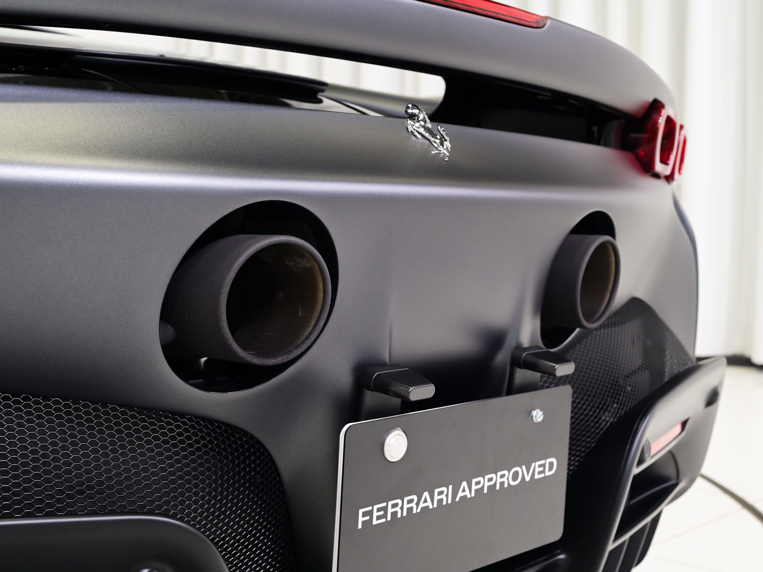 2022 Ferrari SF90 Stradale - フェラーリ SF90ストラダーレ F1 DCT E4WD カーボンファイバーレーシングシート 20インチ・ダイアモンド研磨仕上・スポーツホイール(鍛造) Appleカープレイ LED付カーボンファイバー製ドライバーゾーン カーボンファイバー製ダッシュボード