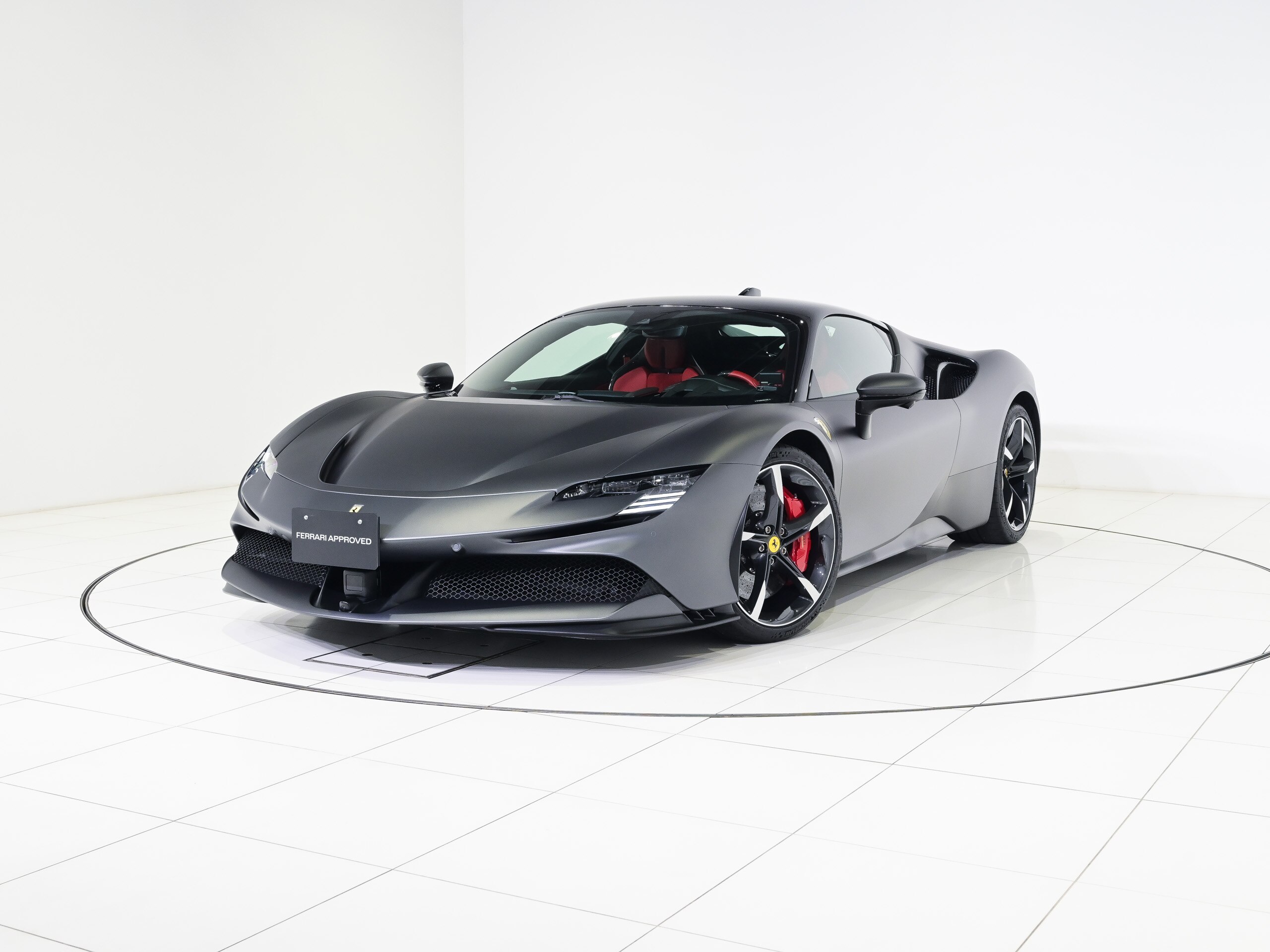 2022 Ferrari SF90 Stradale - フェラーリ SF90ストラダーレ F1 DCT E4WD カーボンファイバーレーシングシート 20インチ・ダイアモンド研磨仕上・スポーツホイール(鍛造) Appleカープレイ LED付カーボンファイバー製ドライバーゾーン カーボンファイバー製ダッシュボード