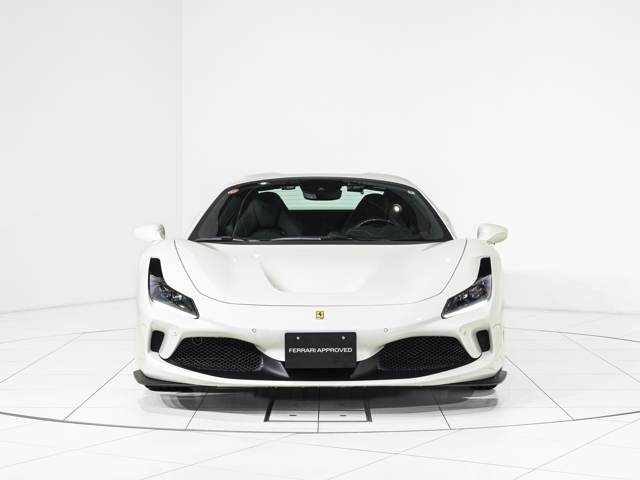 2022 Ferrari F8Spider - フェラーリ F8スパイダー F1 DCT LED付カーボンファイバー製ドライバー・ゾーン 20インチ・マットグリジオコルサ鍛造ホイール サスペンションリフター カーボンファイバー製サイド・エアインテーク・スプリッター