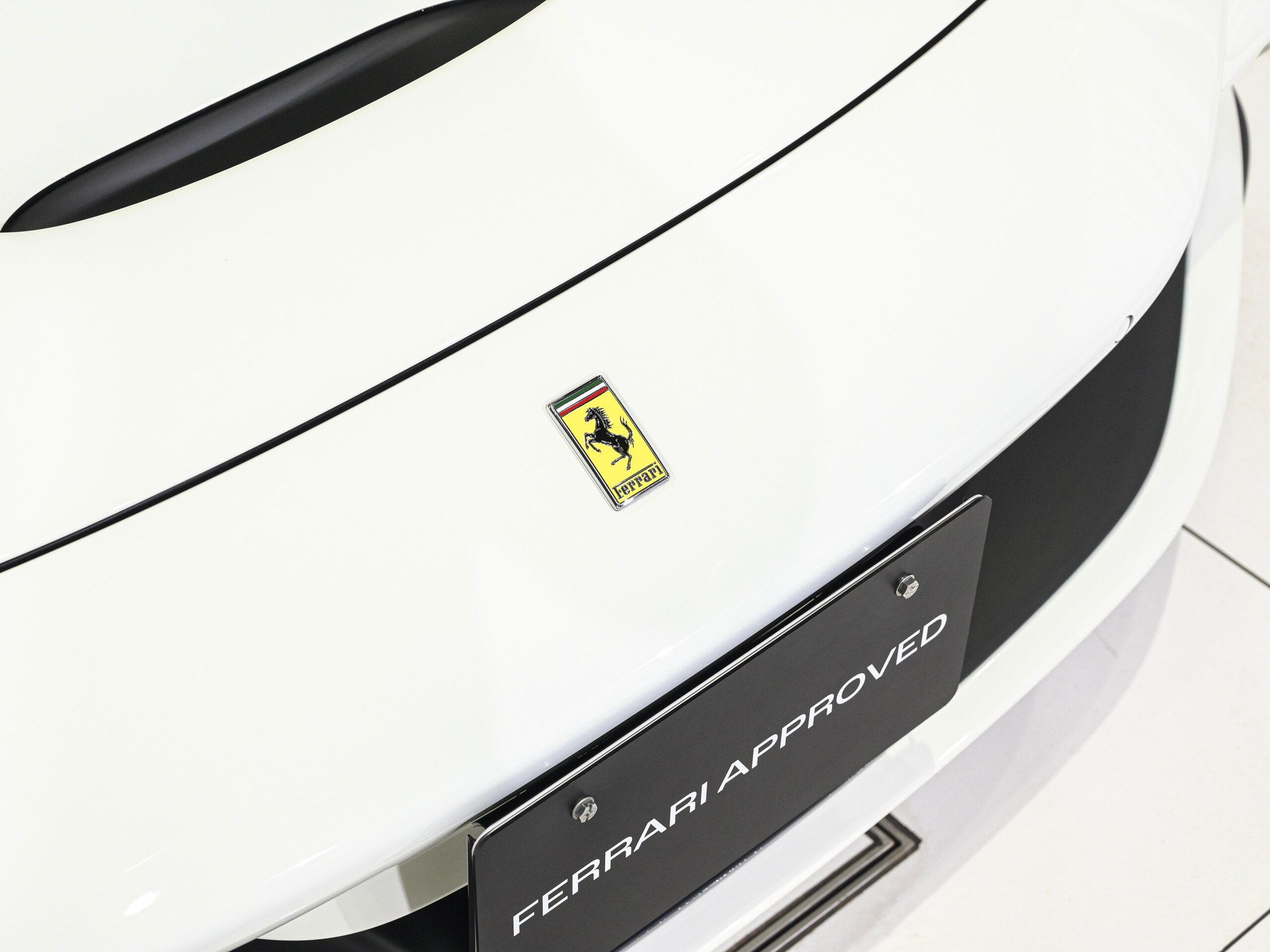 2022 Ferrari F8Spider - フェラーリ F8スパイダー F1 DCT LED付カーボンファイバー製ドライバー・ゾーン 20インチ・マットグリジオコルサ鍛造ホイール サスペンションリフター カーボンファイバー製サイド・エアインテーク・スプリッター