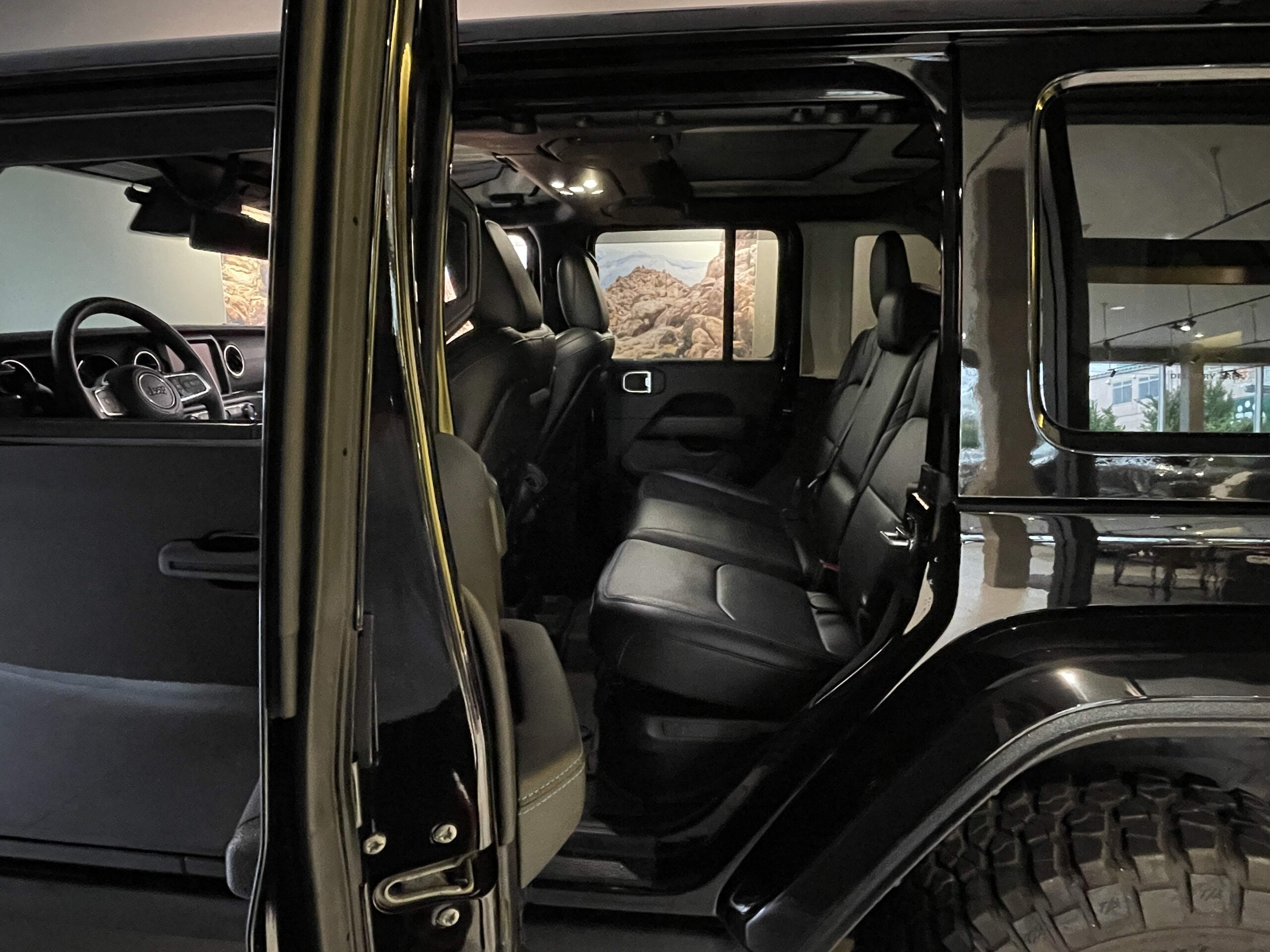 2022 Jeep Wrangler - ジープ ラングラー アンリミテッド ルビコン 4xe 4WD PHEV/純正ナビ/黒革シート/シートヒーター/ステアリングヒーター/バックカメラ/サイドビューカメラ/フロントカメラ/ETC2.0/ブラインドスポットモニター/アダプティブクルーズコントロール/カープレイ