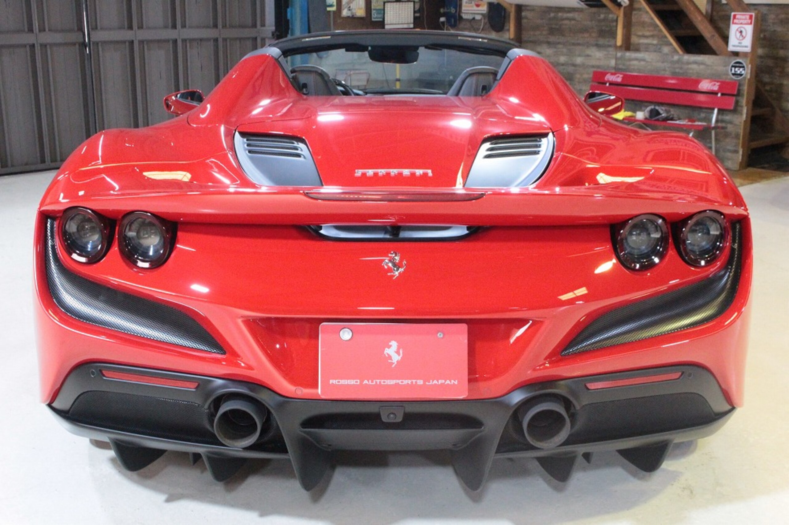 2022 Ferrari F8Spider - フェラーリ F8スパイダー F1 DCT カーボンオプション ドアパネル センターブリッジ ドライバーゾーン(LED付き)リアブートトリム サイドエアスプリッター リアディフューザー プレミアムHi-Fiオーディオシステム