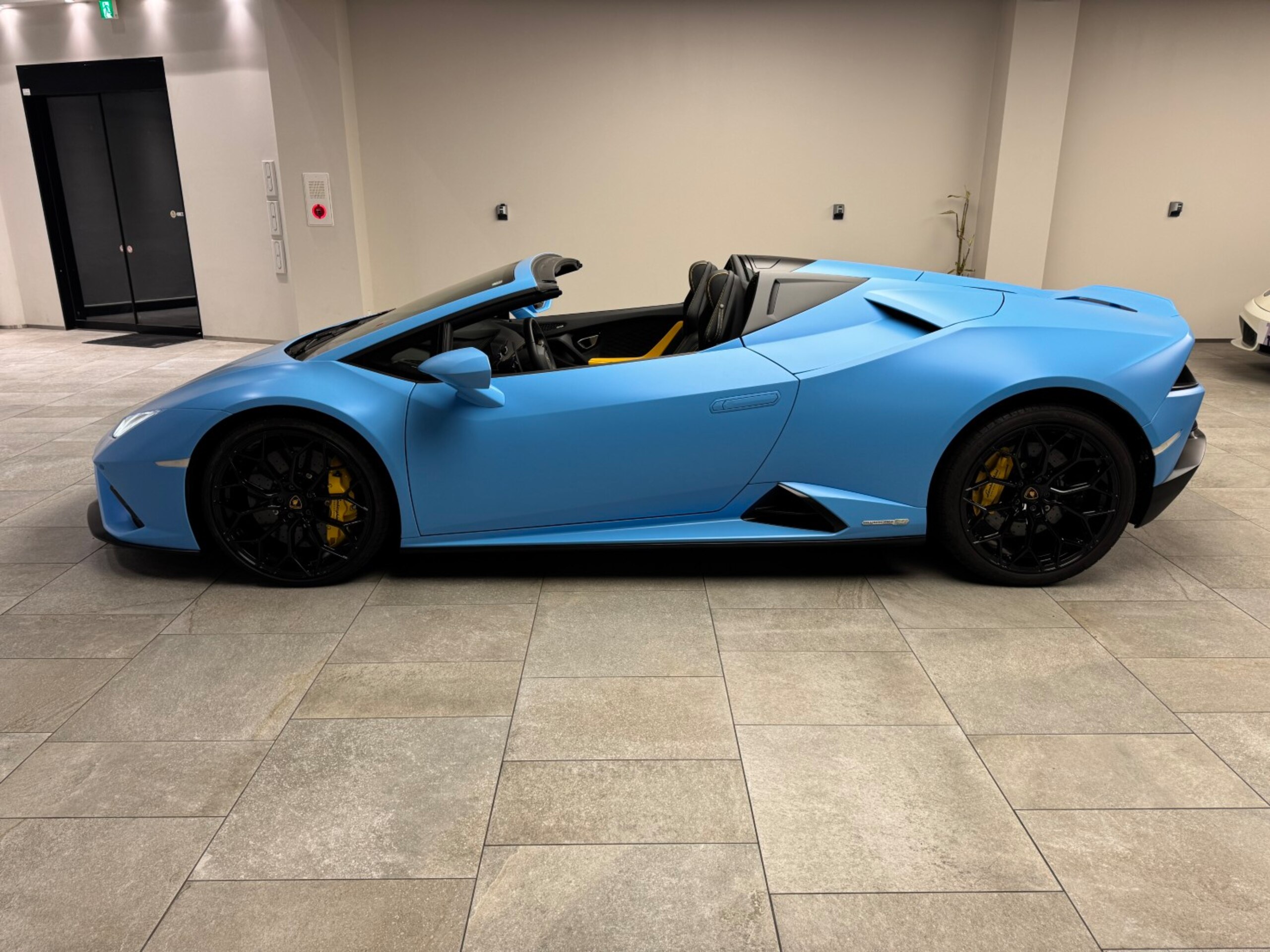 2022 Lamborghini HuracanSpider - 2022 لامبورغيني HuracanSpider