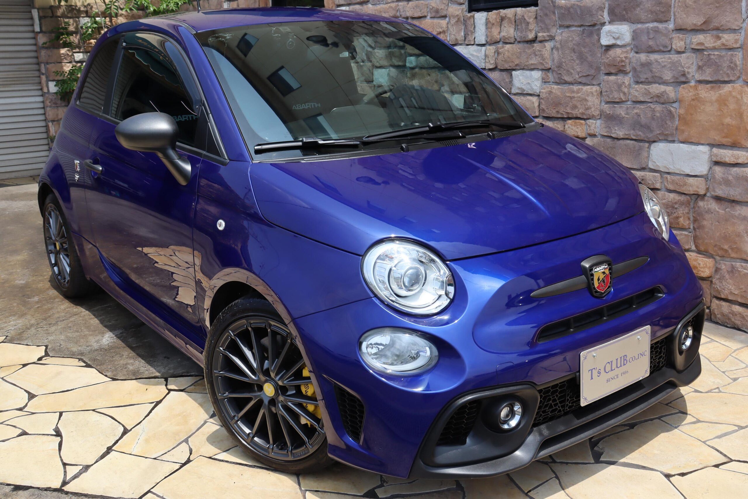 2022 Abarth 595