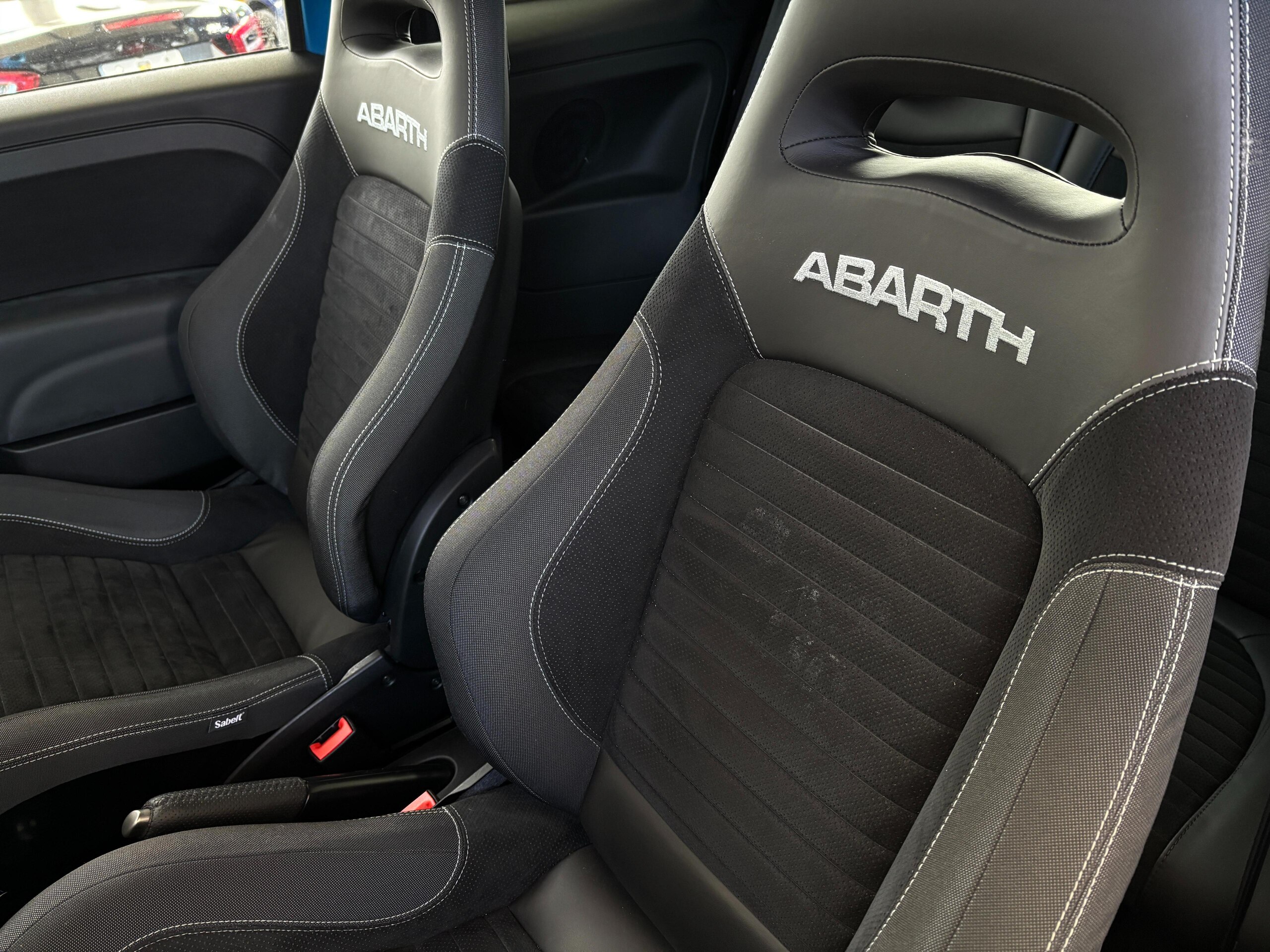 2022 Abarth 595 - アバルト 595 コンペティツィオーネ 特別限定色 ワンオーナー 全国1年保証付 左5MT 黄色Brembo レコモン KONI製サス サベルトシート キセノンヘッドライト パーキングセンサー IC付ターボ車 CarPlay/Android Auto Bluetooth 記録簿付 スペア―有