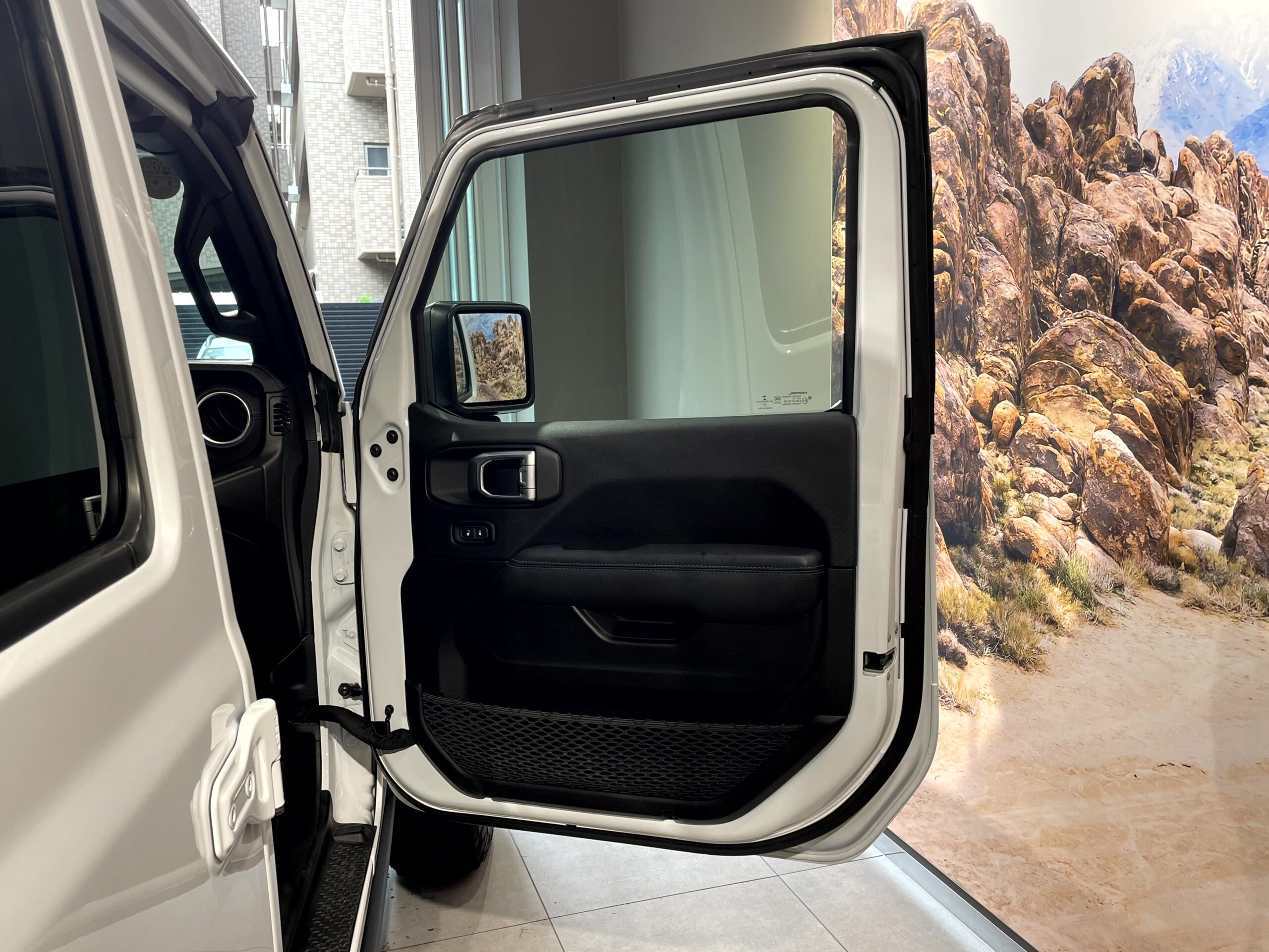 2023 Jeep Wrangler - ジープ ラングラー アンリミテッド ルビコン 4xe 4WD 左ハンドル/PHEV/純正ナビ/純正17インチAW/ハンドルヒーター/黒革シート/シートヒーター/バックカメラ/サイドビューカメラ/フロントカメラ/革巻ステアリング/ブラインドスポットモニター/スマートキー/フルセグTV