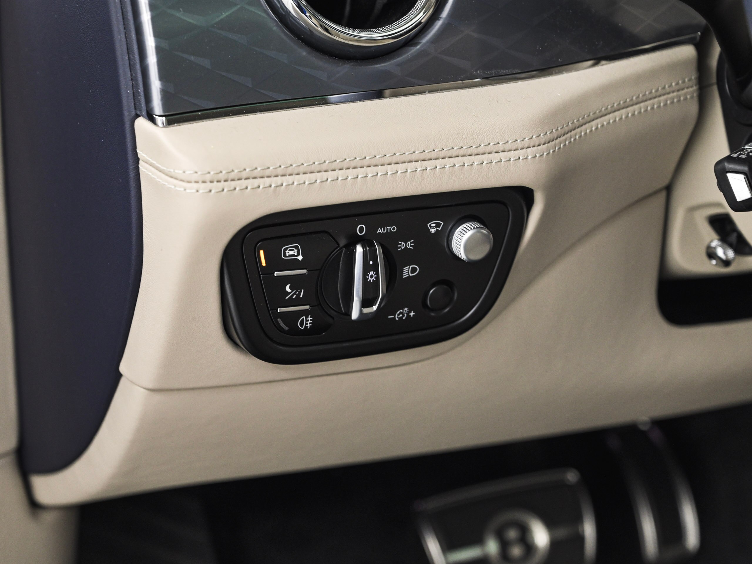 2023 Bentley Bentayga - 2023 بنتلي Bentayga
