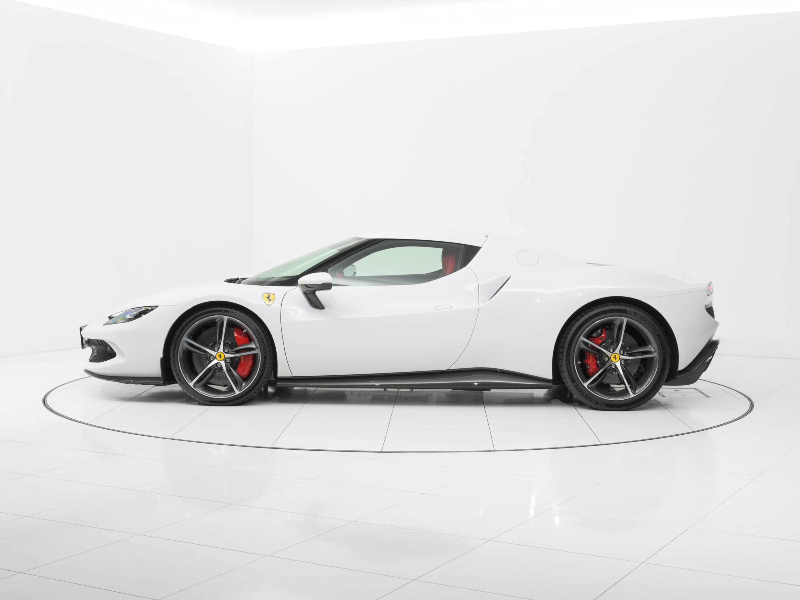 2023 Ferrari 296GTB - フェラーリ 296GTB F1 DCT 左H 有償カラーBiancoCervino Apple Carplay シートベンチレーション チタンホイールボルト カーボンF.S.R