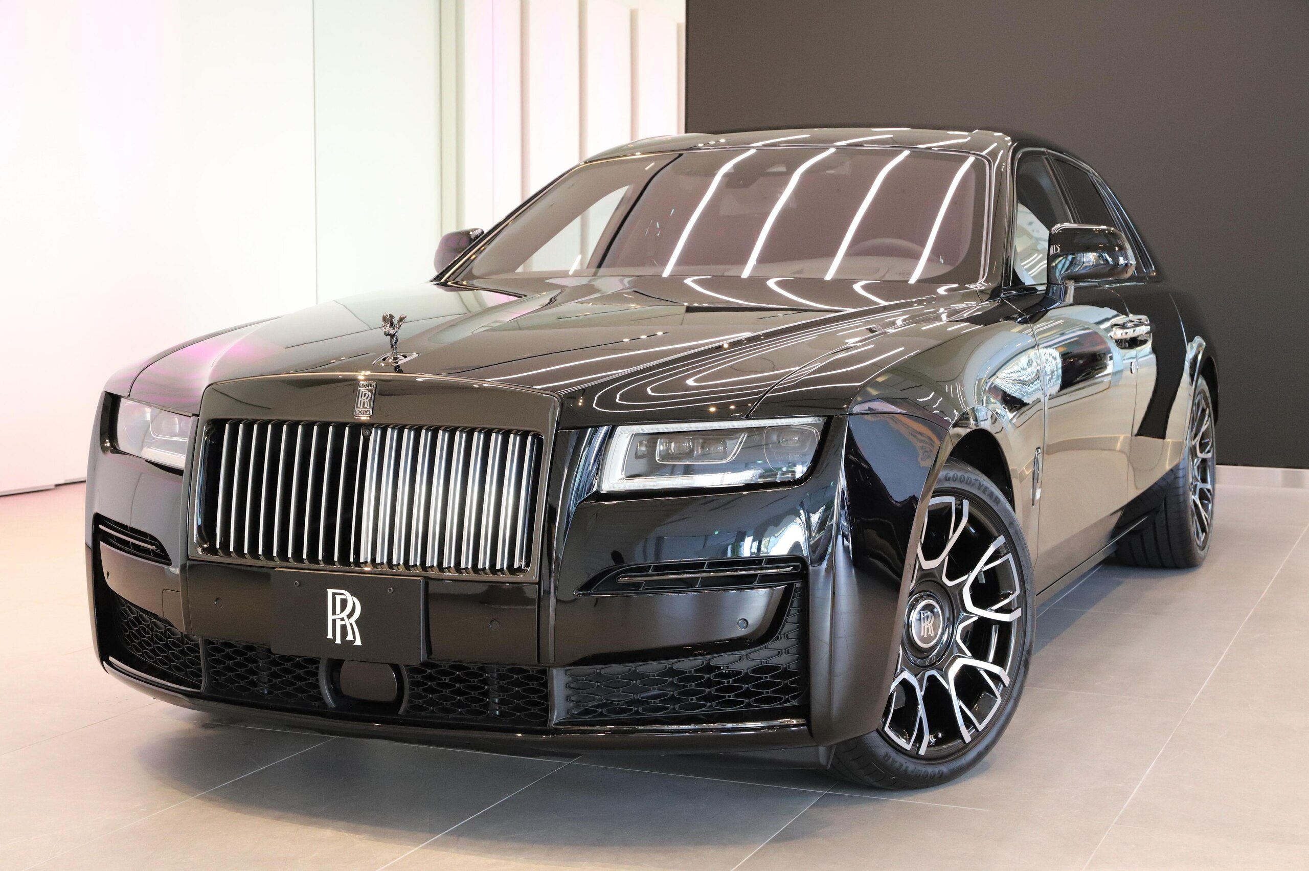 2023 Rolls-Royce Black Badge Ghost - 2023 رولز رويس Black Badge Ghost