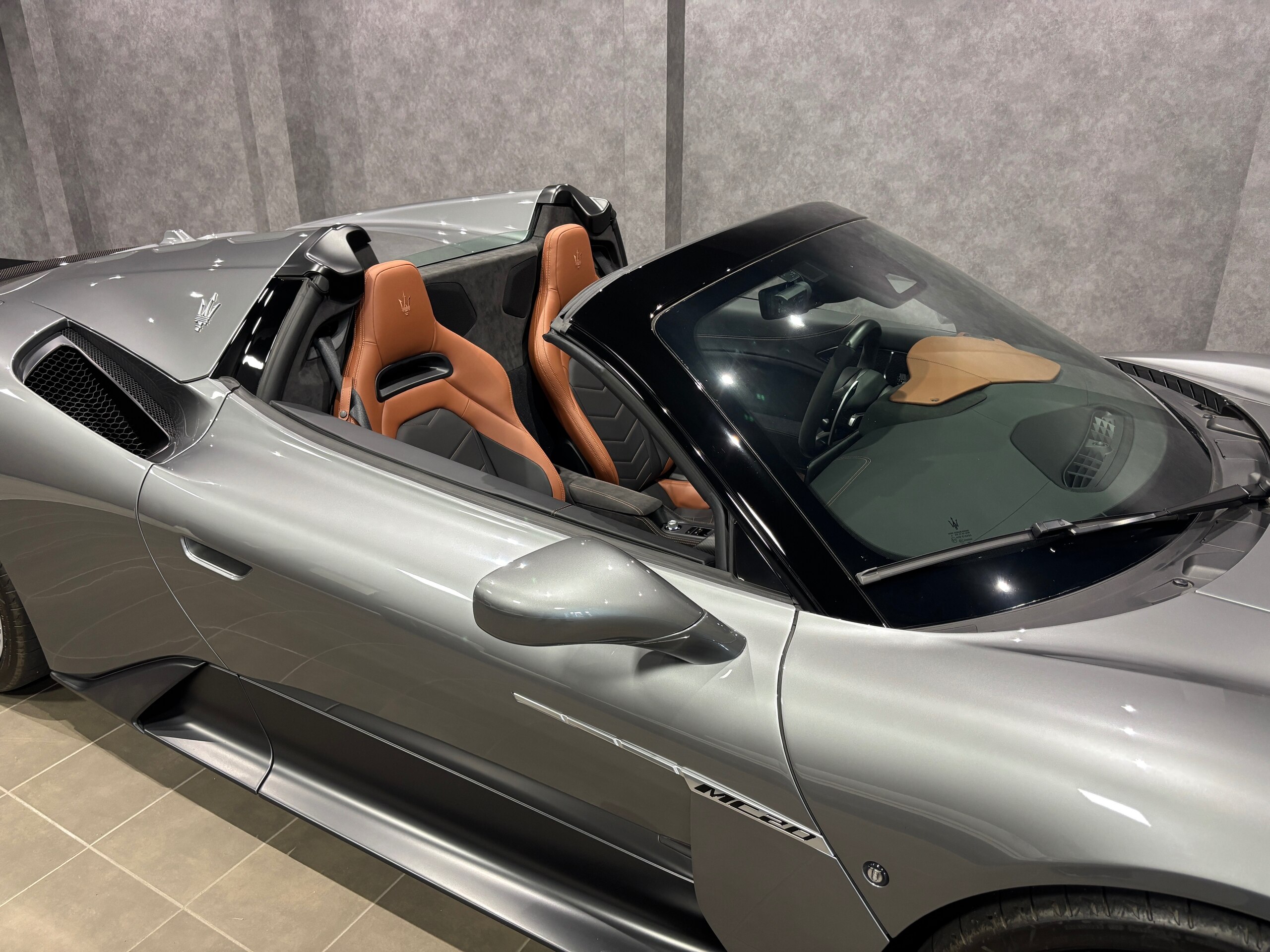 2023 Maserati MC20 Cielo - 2023 مازيراتي MC20 Cielo