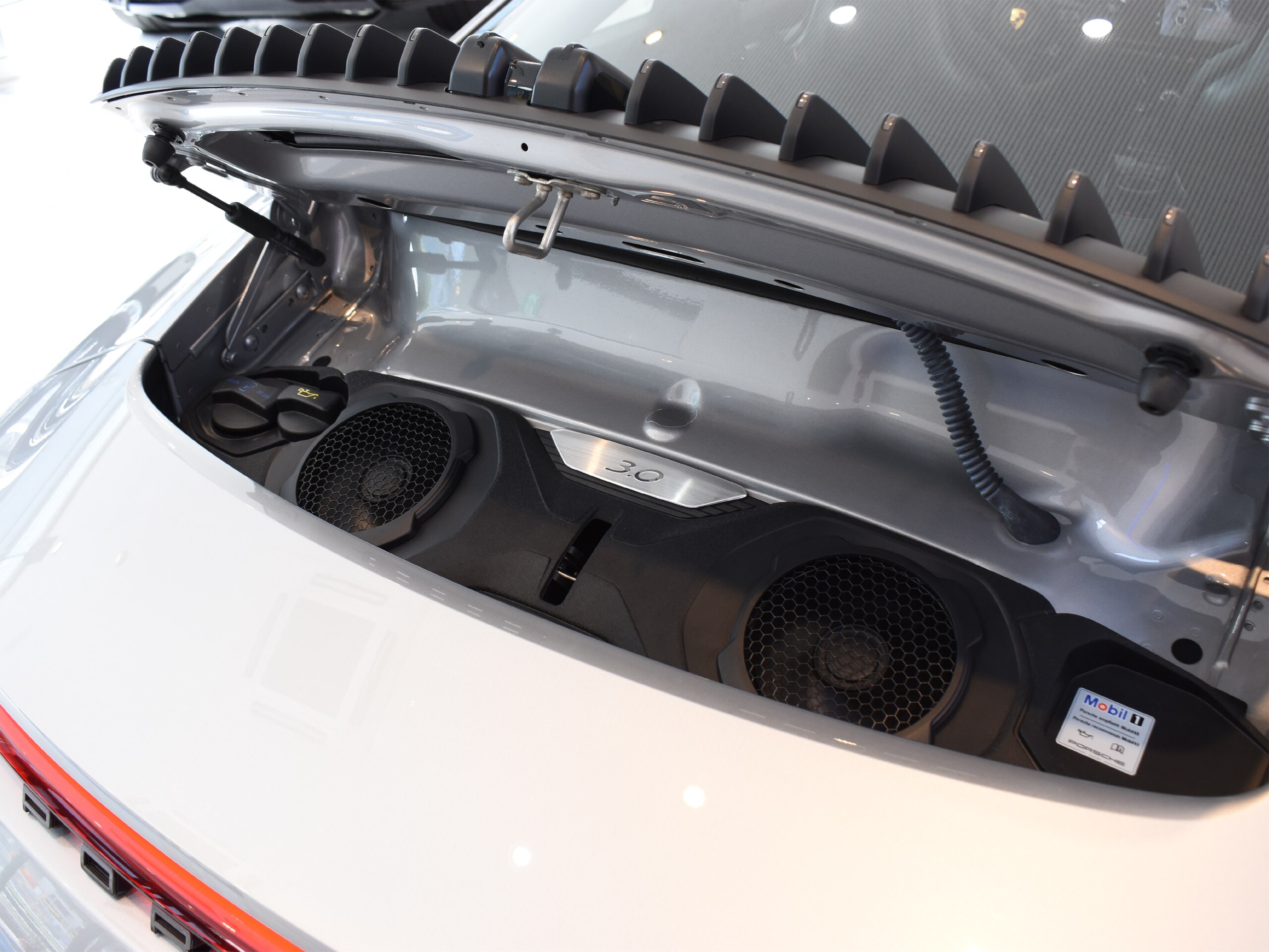 2023 Porsche 911 - ポルシェ 911 カレラT GTシルバー ガラスサンルーフ エクステンデットレザーインテリア Race-Texルーフライニング レーンチェンジアシスト スポクロ スポエグ