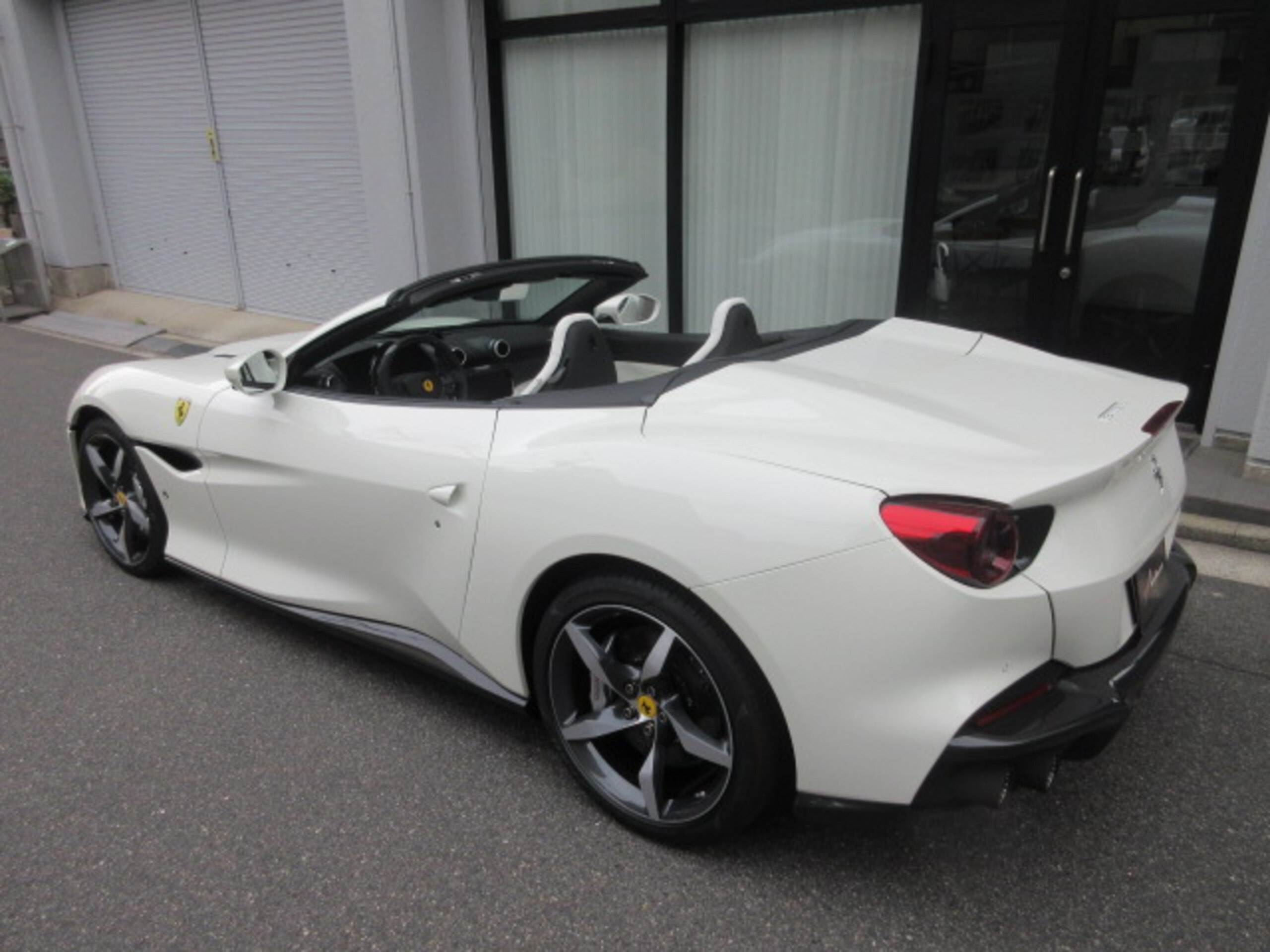 2023 Ferrari PortofinoM - 2023 فيراري PortofinoM