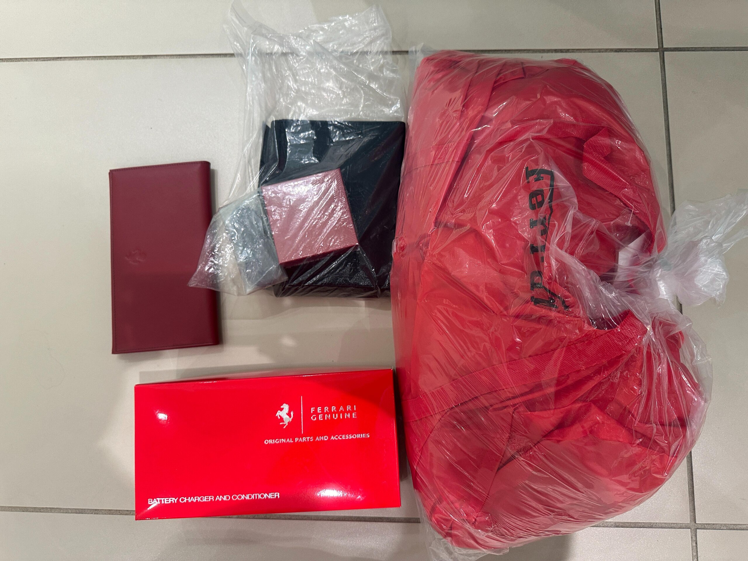 2023 Ferrari Roma - フェラーリ ローマ F1 DCT SPカラーGrigioSilverStone ADASフルPKG サラウンドビュー全方位カメラ ジアッロイエローブレーキ AppleCarPlay アクティブマトリクスLED ブラックスポーツエグゾースト フルラッピング