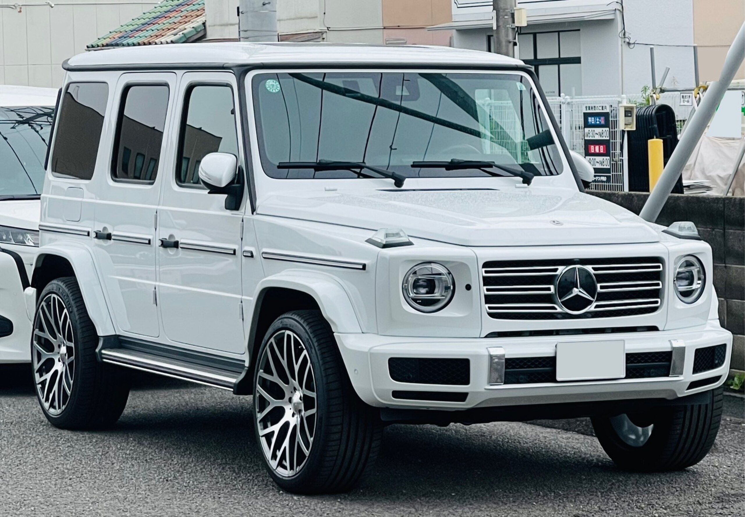 2023 Mercedes-Benz G-Class - メルセデス・ベンツ Gクラス G400d AMGライン ディーゼルターボ 4WD 左ハンドル ダークレッドレザーインテリア マヌファクチャープログラム アダプティブダンピングサス 正規ブラバス23インチアルミホイール サンルーフ