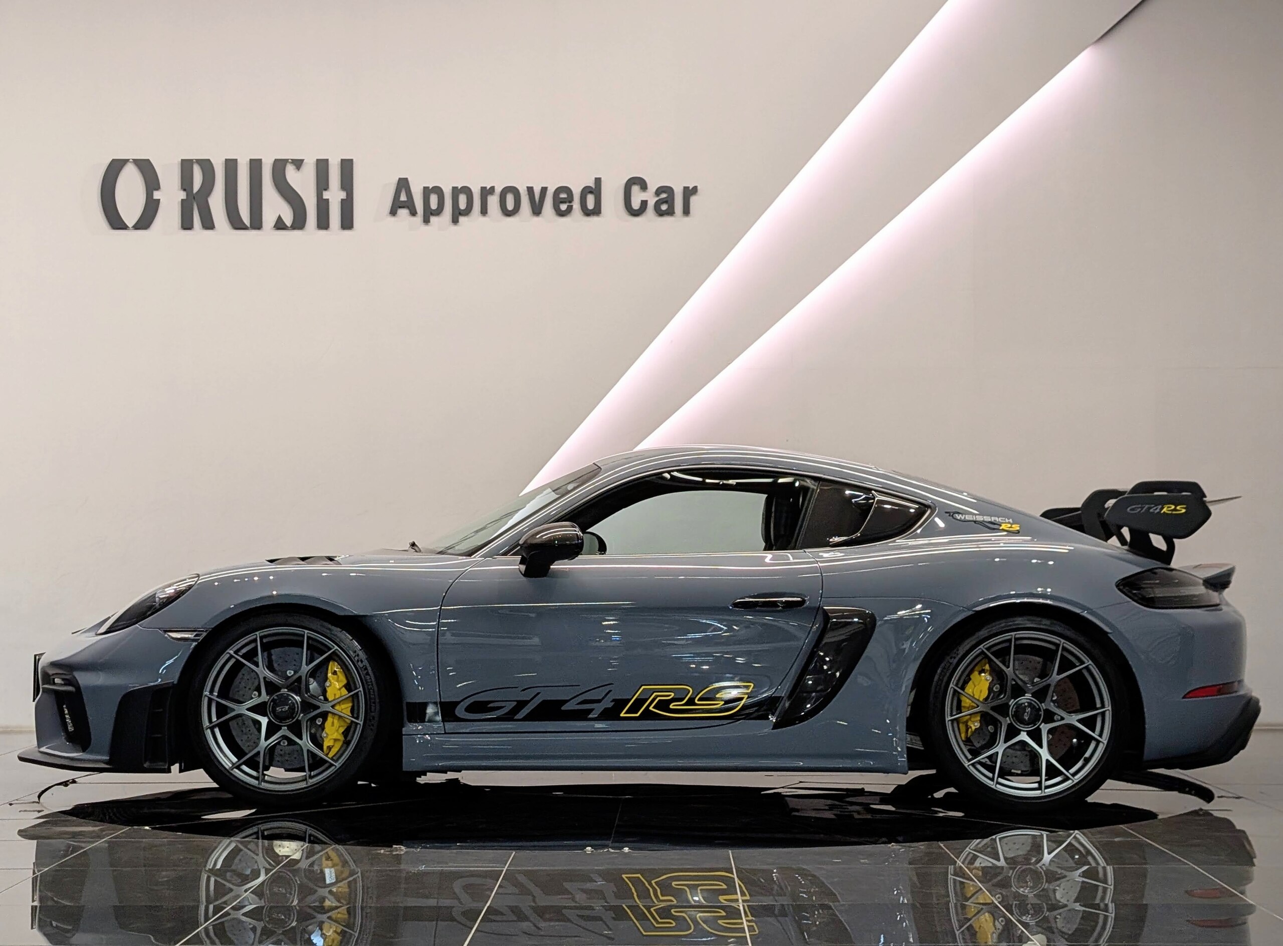 2023 Porsche 718 Cayman