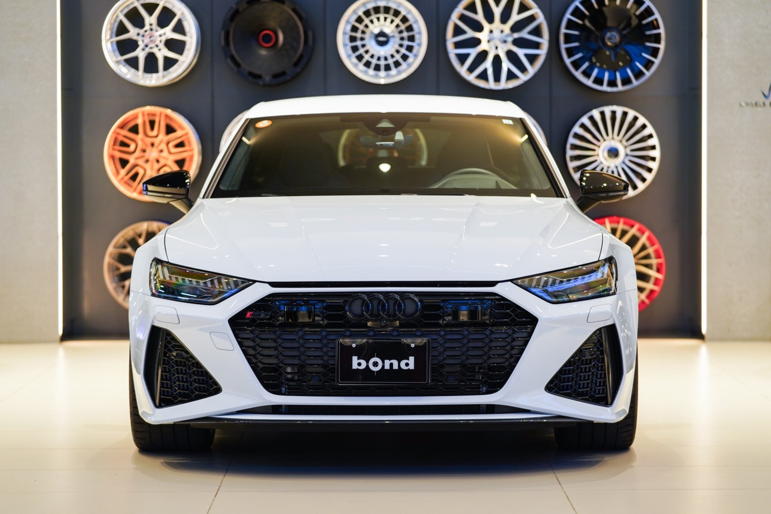 2023 Audi RS7 Sportback - アウディ RS7スポーツバック エアサスペンション装着車 4WD パフォーマンス ブラックAudi ring &カーボン/グロスブラックスタイリングPKG 左ハンドル RSスポーツエキゾーストシステム グロスカーボンRSエクステリアパーツ Bang&Olufsen 3Dサウンド 22インチ5YスポークAW