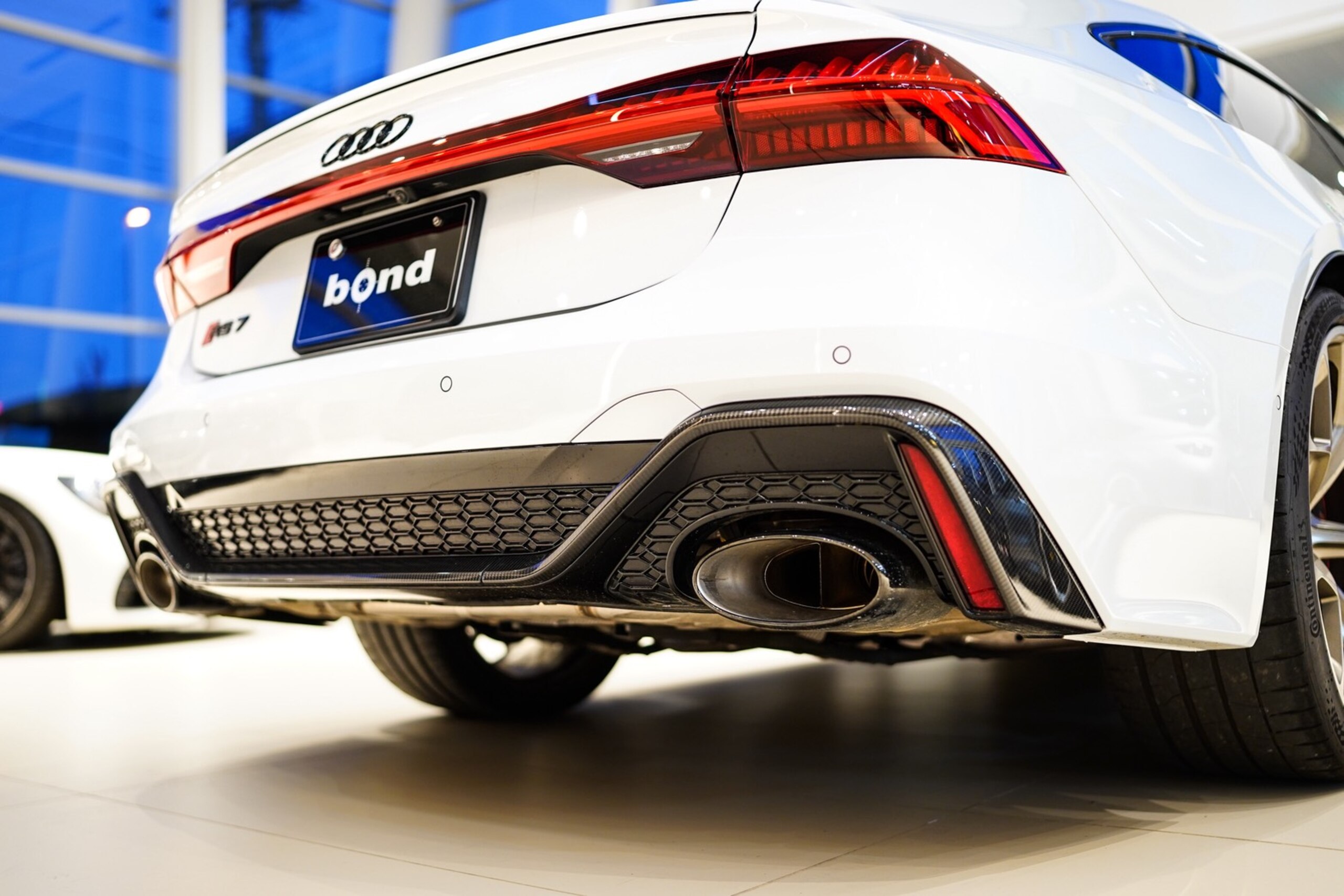 2023 Audi RS7 Sportback - アウディ RS7スポーツバック エアサスペンション装着車 4WD パフォーマンス ブラックAudi ring &カーボン/グロスブラックスタイリングPKG 左ハンドル RSスポーツエキゾーストシステム グロスカーボンRSエクステリアパーツ Bang&Olufsen 3Dサウンド 22インチ5YスポークAW