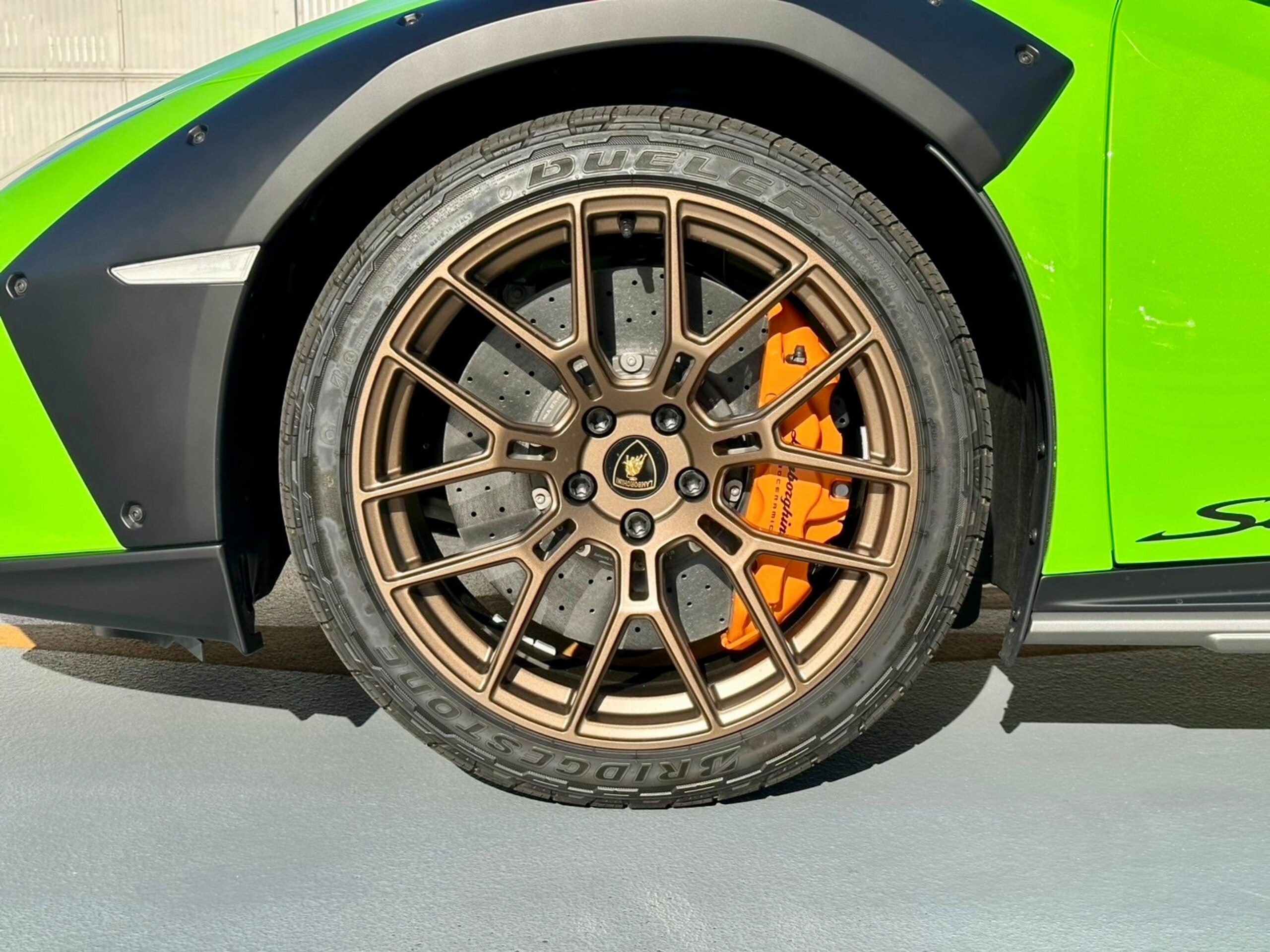 2023 Lamborghini Huracan Sterrato - 2023 لامبورغيني Huracan Sterrato