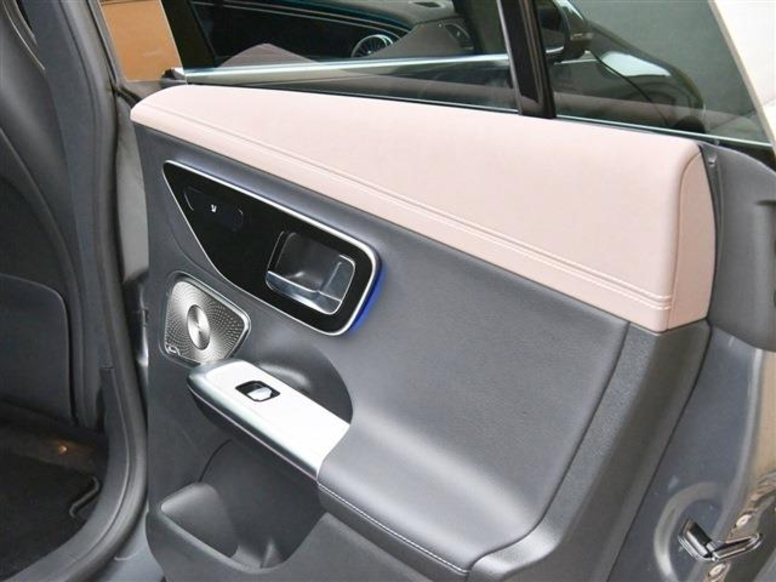 2024 Mercedes-AMG EQE