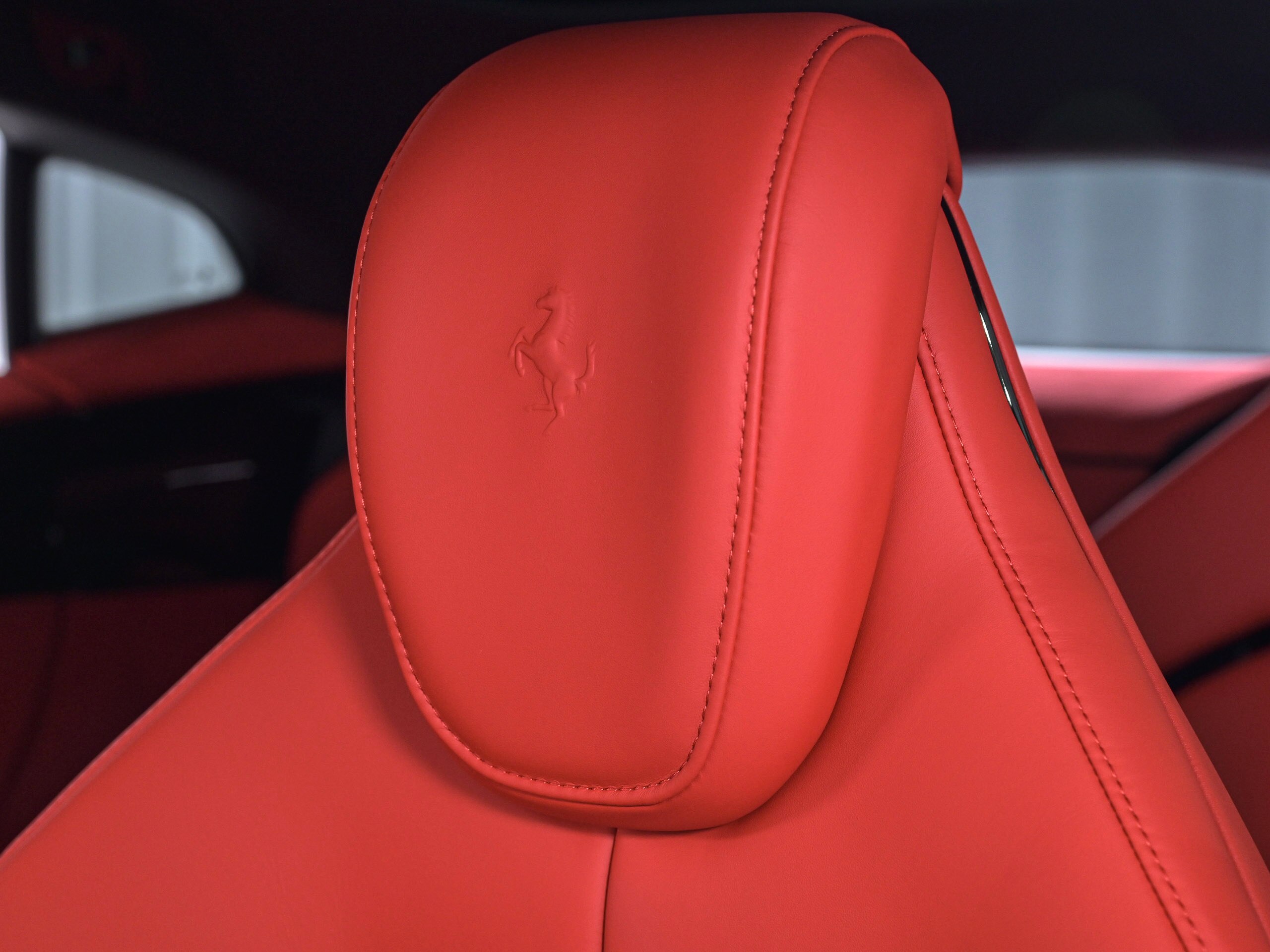 2024 Ferrari Purosangue - フェラーリ プロサングエ F1 DCT 4WD ディマブル・ルーフ LED付カーボンファイバー・ステアリングホイール カーボンファイバー・ホイールアーチ カーボンファイバー・アウターシルカバー グレー・ダイヤモンドカット・鍛造ホイール