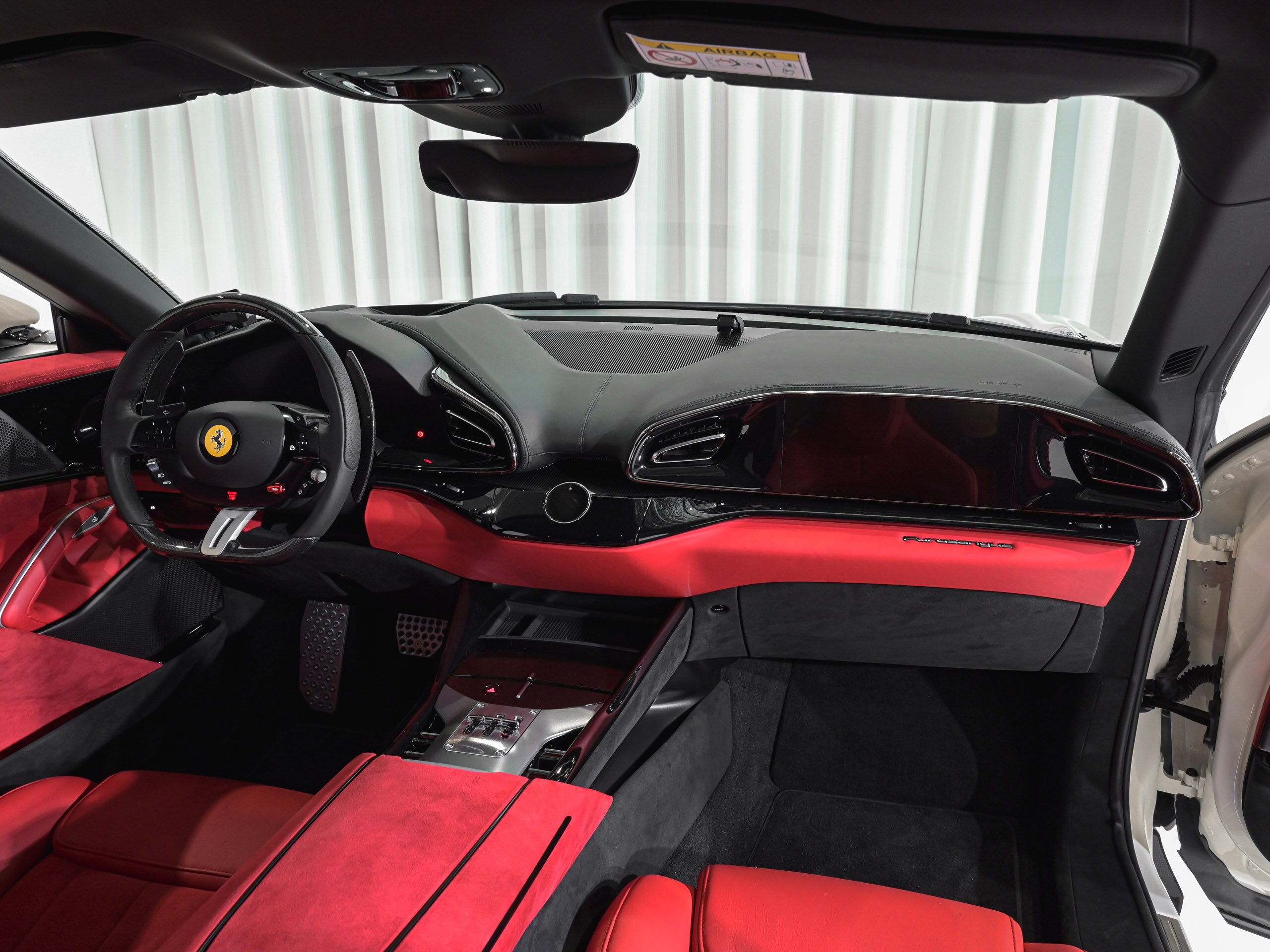 2024 Ferrari Purosangue - フェラーリ プロサングエ F1 DCT 4WD ディマブル・ルーフ LED付カーボンファイバー・ステアリングホイール カーボンファイバー・ホイールアーチ カーボンファイバー・アウターシルカバー グレー・ダイヤモンドカット・鍛造ホイール