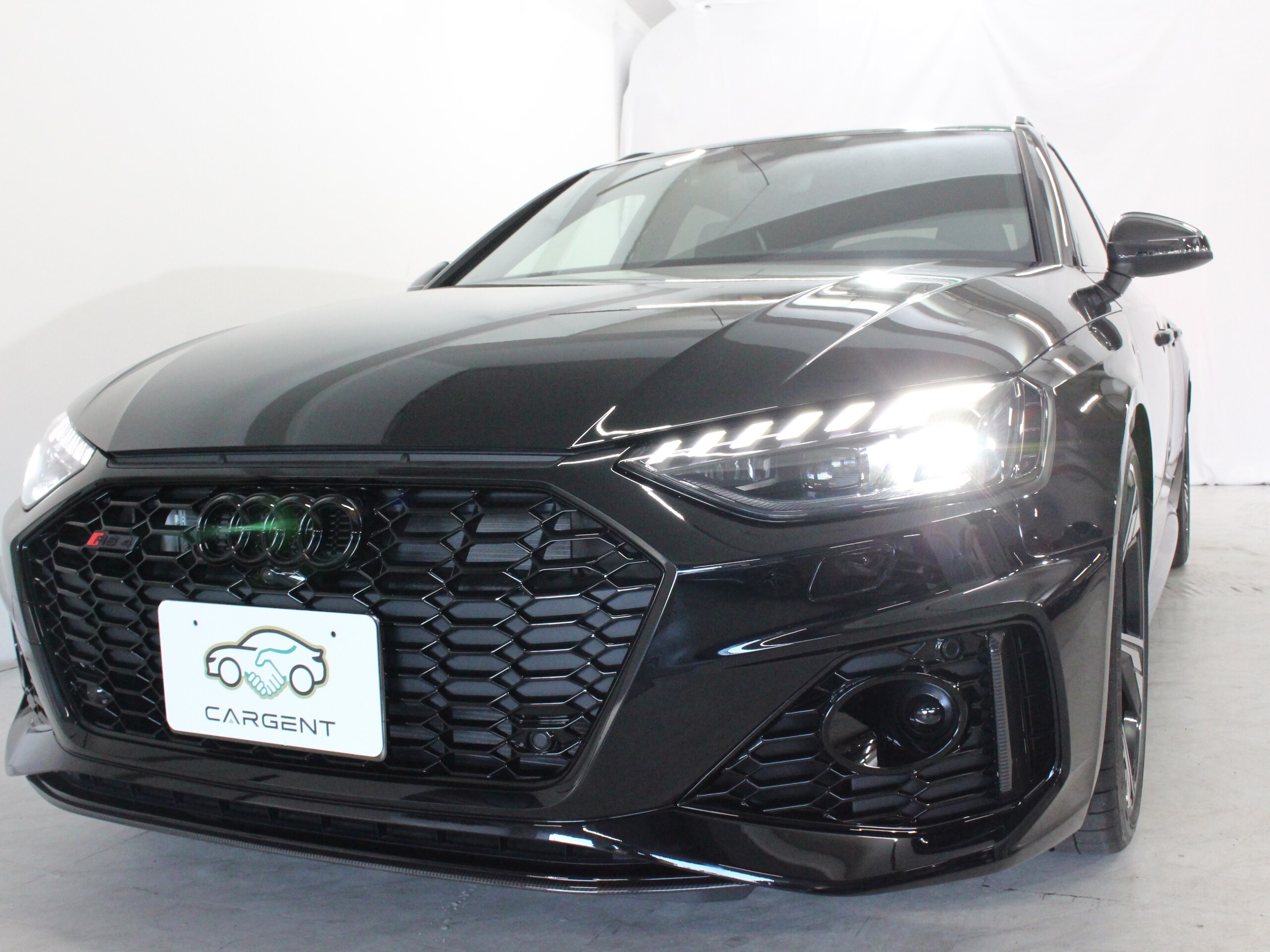2024 Audi RS4 Avant - アウディ RS4アバント 2.9 4WD 左H/パノラマサンルーフ/カーボンスタイリングPKG/シートヒーター/ブラックエンブレム/マトリクスLEDライト/バング&オルフセン/ACC/LKA/BSM/バーチャルコックピット/MMIナビ/DRC付スポーツサス/20インチホイール