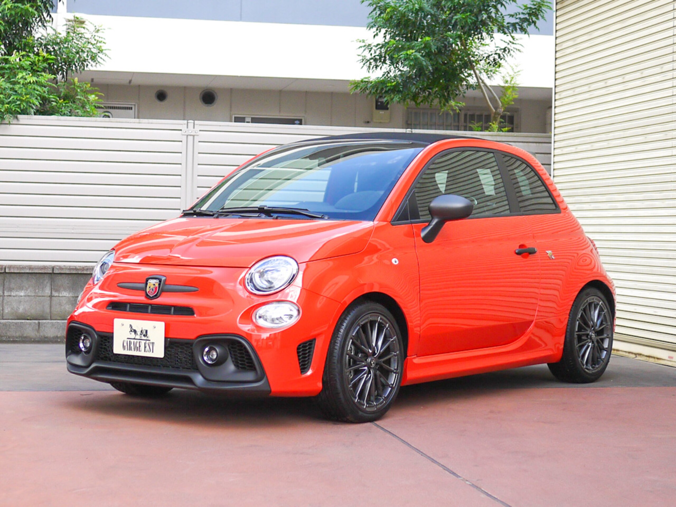 2024 Abarth 595C - 2024 أبارث 595C