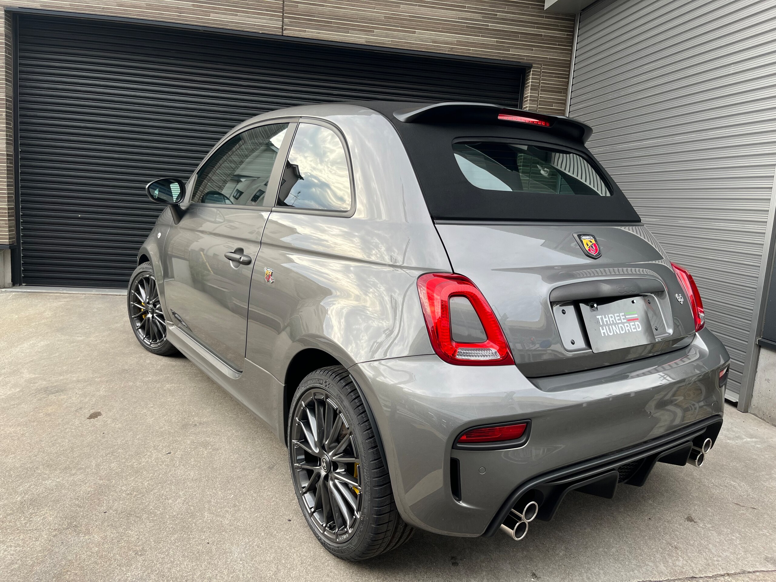 2024 Abarth 695C - 2024 أبارث 695C