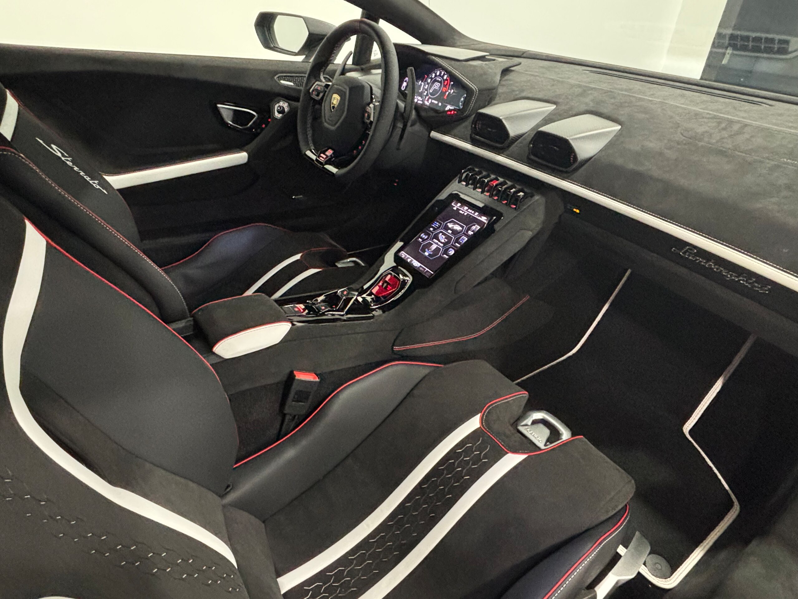 2024 Lamborghini Huracan Sterrato