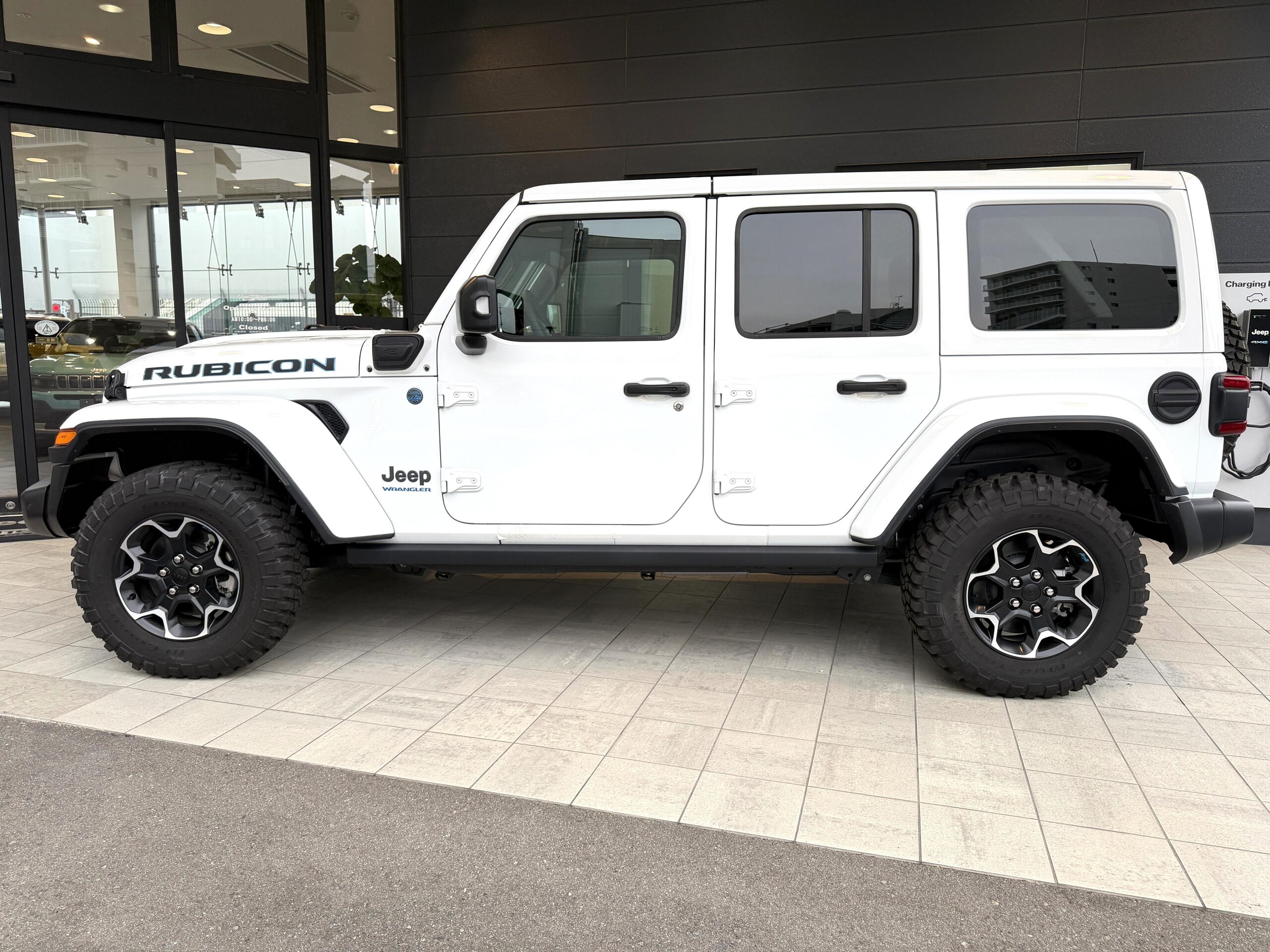 2024 Jeep Wrangler - ジープ ラングラー アンリミテッド ルビコン 4xe 4WD PHEV 登録済未使用車 LEDヘッドライト レザーシート シートヒーター AppleCarPlay Bluetooth 純正ナビ フルセグ アダプティブクルーズコントロール バックカメラ