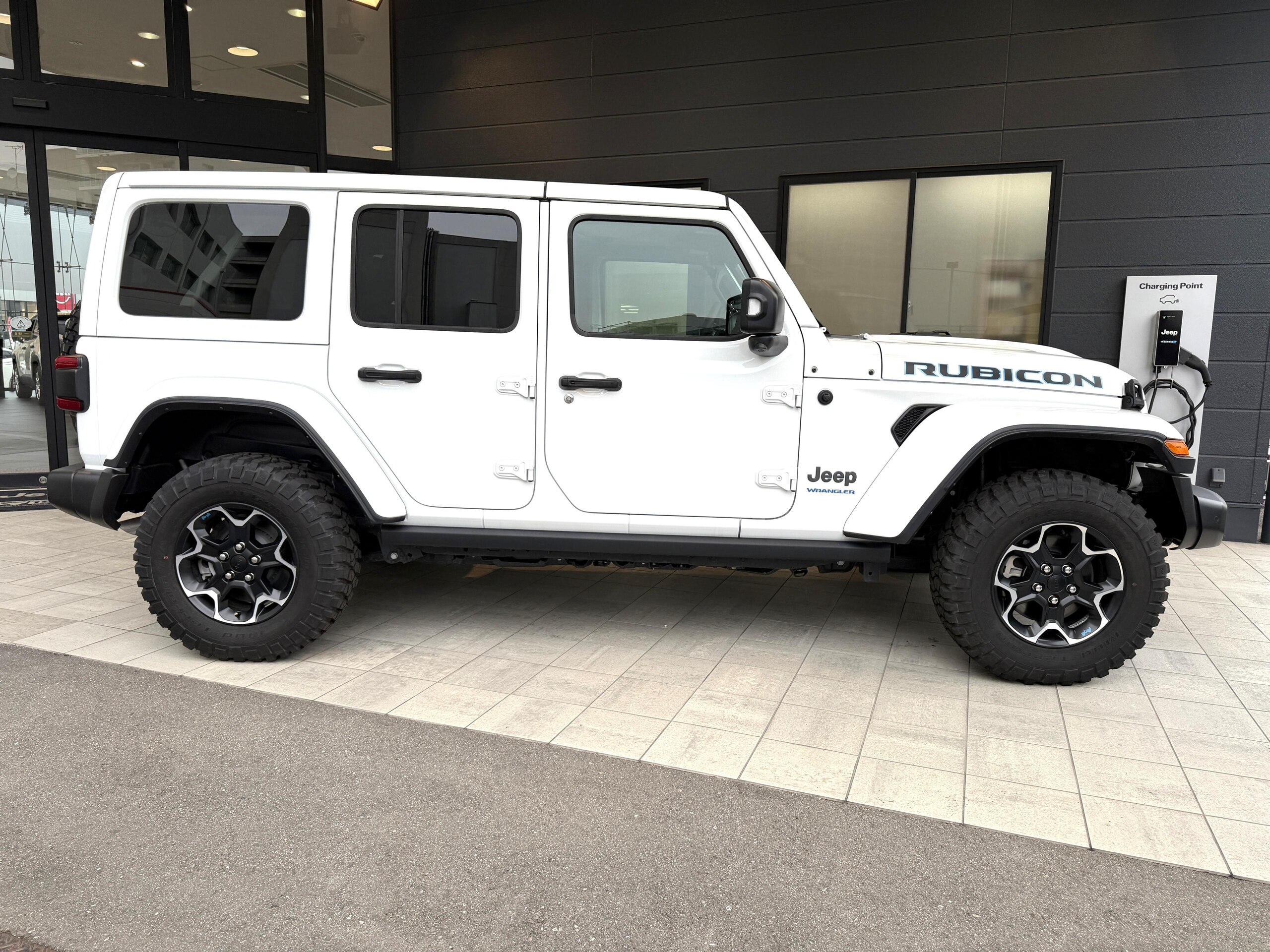 2024 Jeep Wrangler - ジープ ラングラー アンリミテッド ルビコン 4xe 4WD PHEV 登録済未使用車 LEDヘッドライト レザーシート シートヒーター AppleCarPlay Bluetooth 純正ナビ フルセグ アダプティブクルーズコントロール バックカメラ