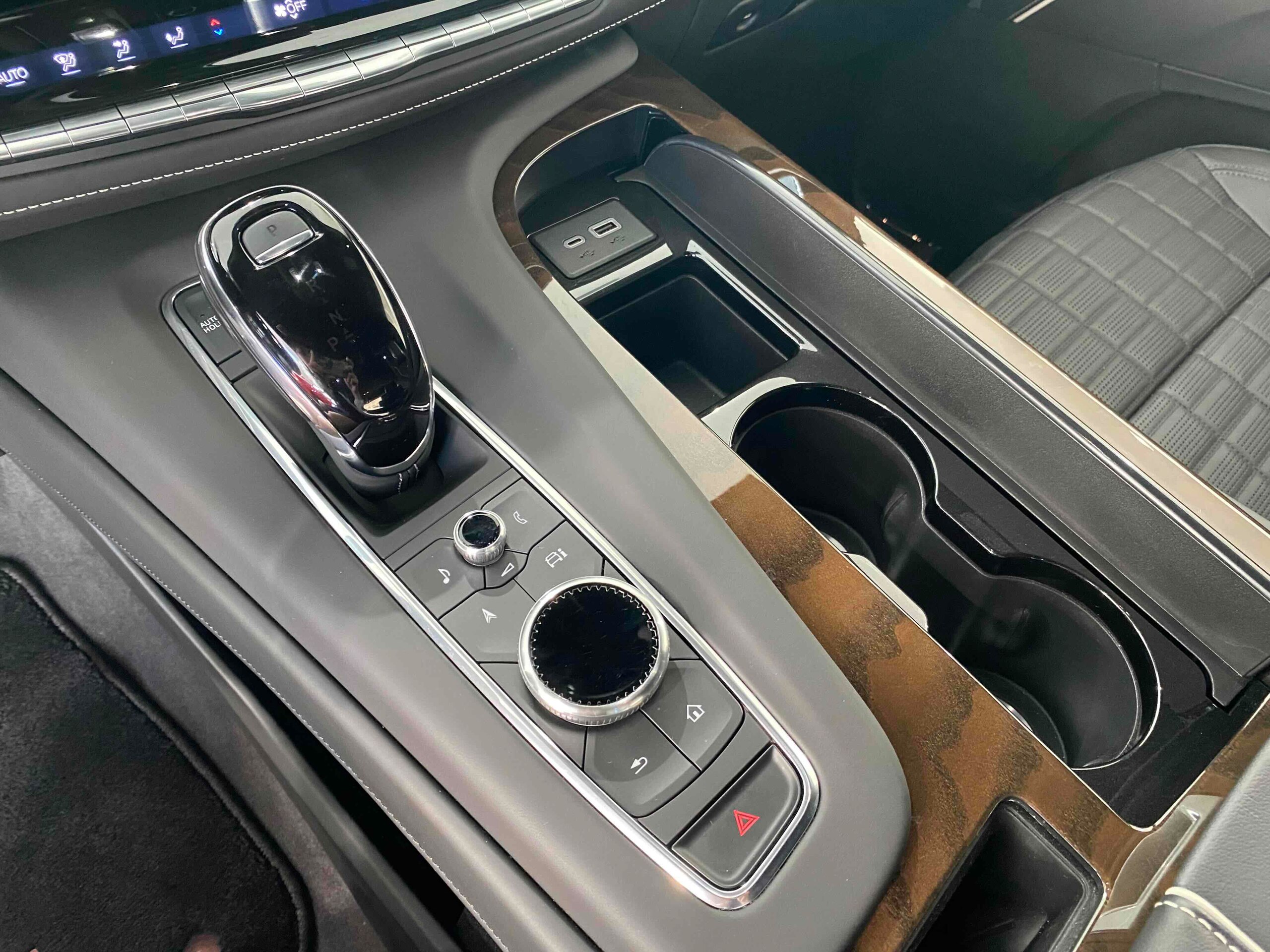 2024 Cadillac Escalade - 2024 كاديلاك Escalade