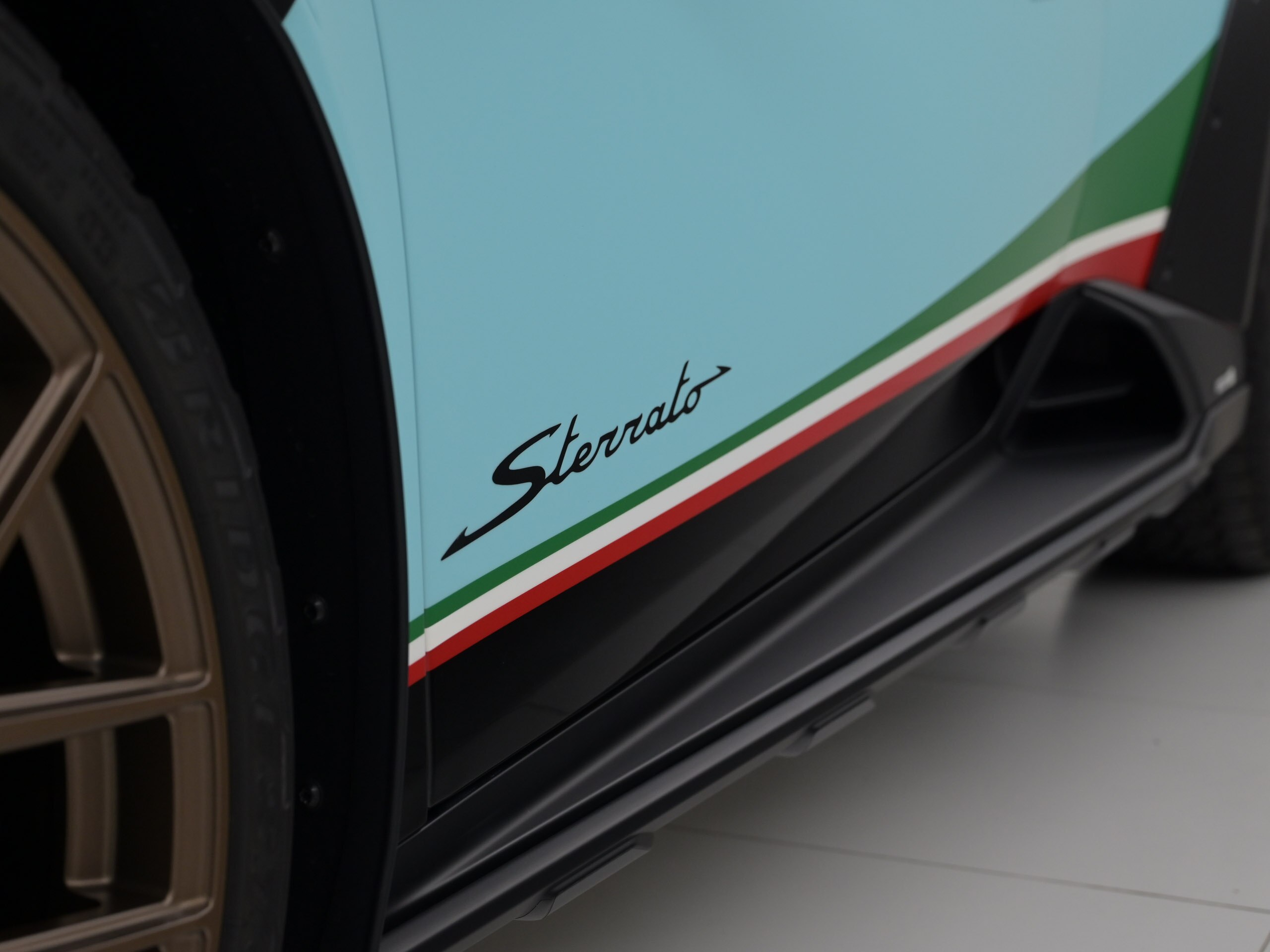 2024 Lamborghini Huracan Sterrato - ランボルギーニ ウラカンステラート (LDF) 4WD Celeste Sufax