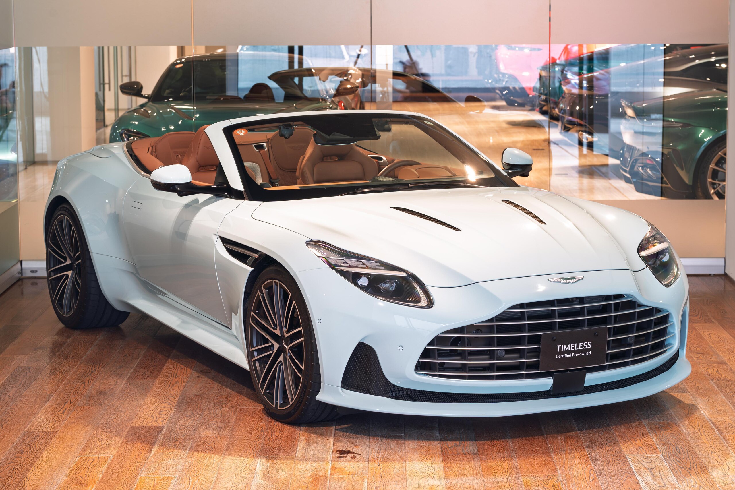 2024 Aston Martin DB12 Volante - アストンマーティン DB12ヴォランテ 左H アルミナイトシルバー(フロステッドグラスブルー ラッピング)