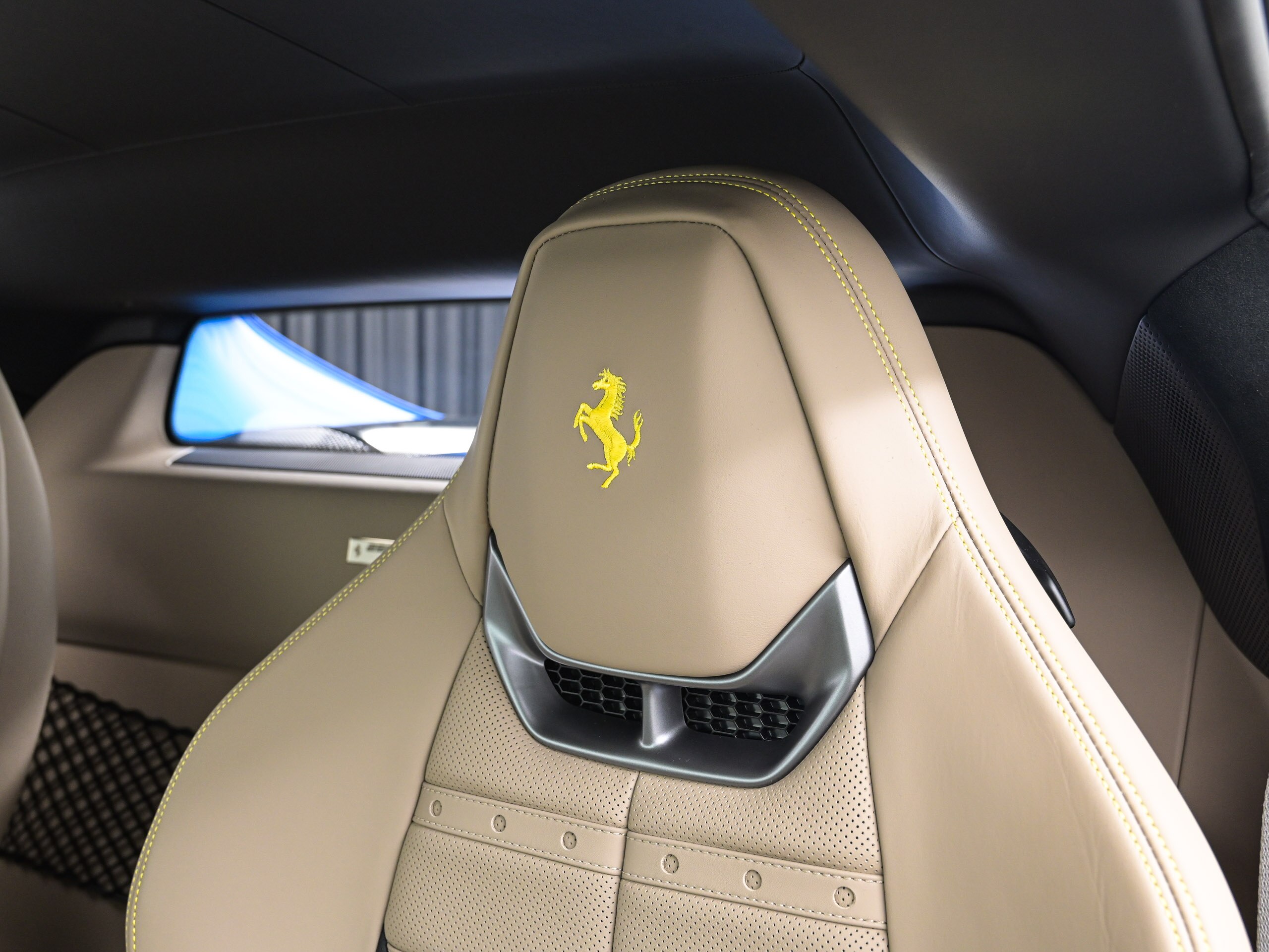 2024 Ferrari 296GTB - フェラーリ 296GTB F1 DCT アップルカープレイ JBL音響 全周囲カメラ デイトナスタイルシート LED付ステアリング リフター ワイヤレスチャージャー