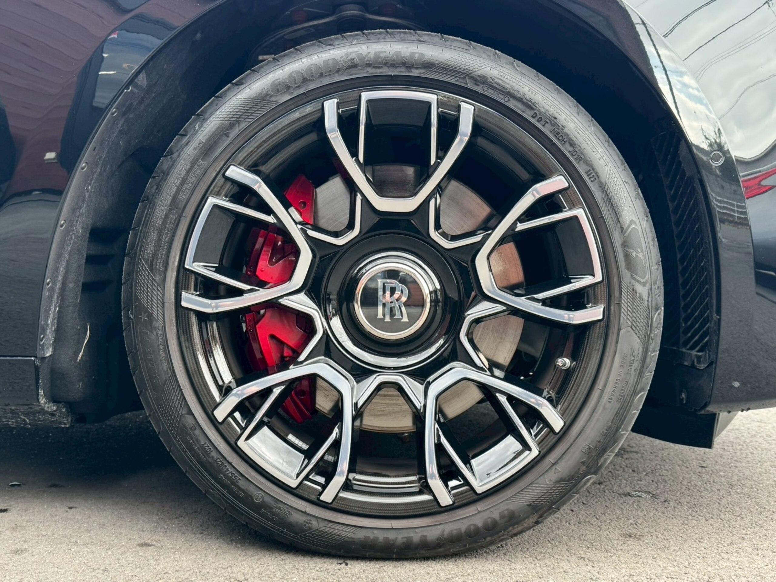 2024 Rolls-Royce Black Badge Ghost - ロールスロイス ブラックバッジゴースト 6.75 4WD ワンオーナー 新車保証継承 シューティングスターヘッドライナー ビスポークインテリア リヤシアターコンフィグレーション アップリットSoE コントラストシートパイピング カラードパーフォレーション