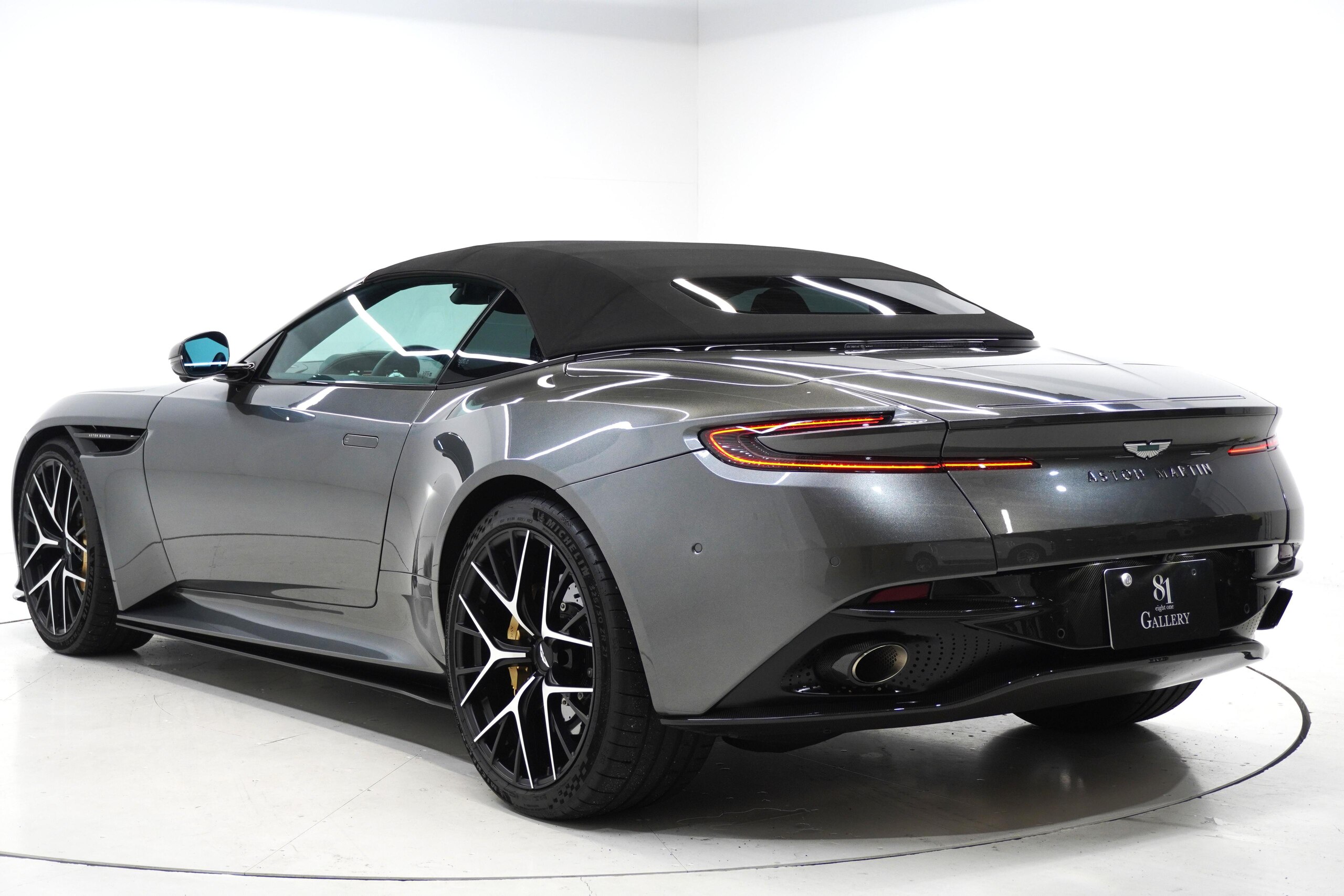 2024 Aston Martin DB12 Volante - 2024 أستون مارتن DB12 Volante