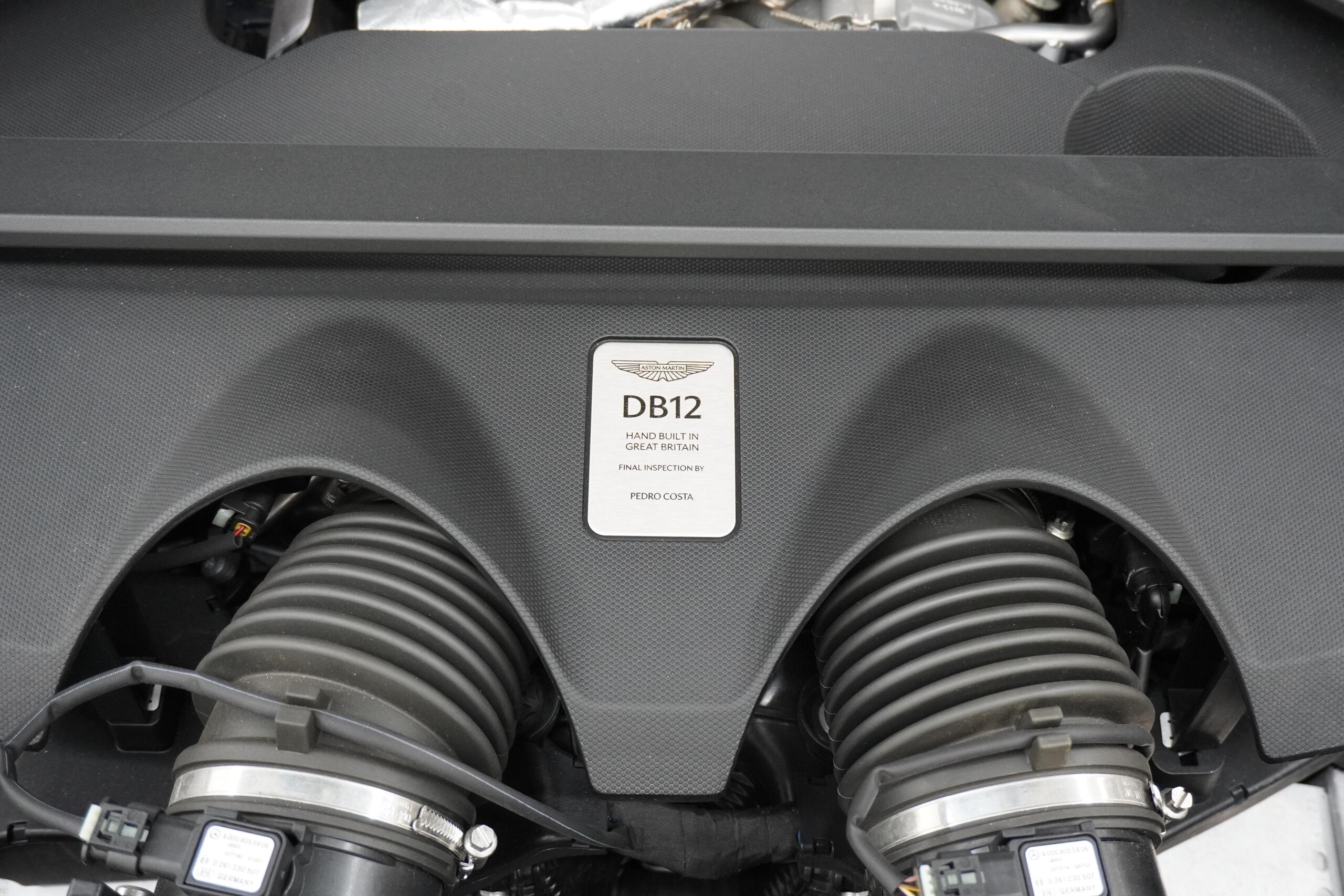 2024 Aston Martin DB12 Volante - 2024 أستون مارتن DB12 Volante