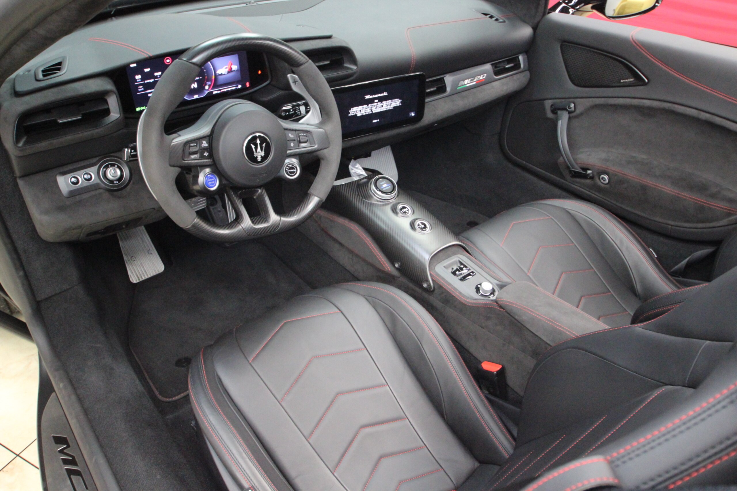 2024 Maserati MC20 Cielo - マセラティ MC20チェロ 3.0 オプション895 エクステリアカ-ボンファイバ-PKG カ-ボンブレ-キ サスペンションリフタ- トノカバ-トライデントペイント SonusFaberサウンド 20Birdgcageホイ-ル レッドキャリパ- アシスタントPKG 360°カメラ