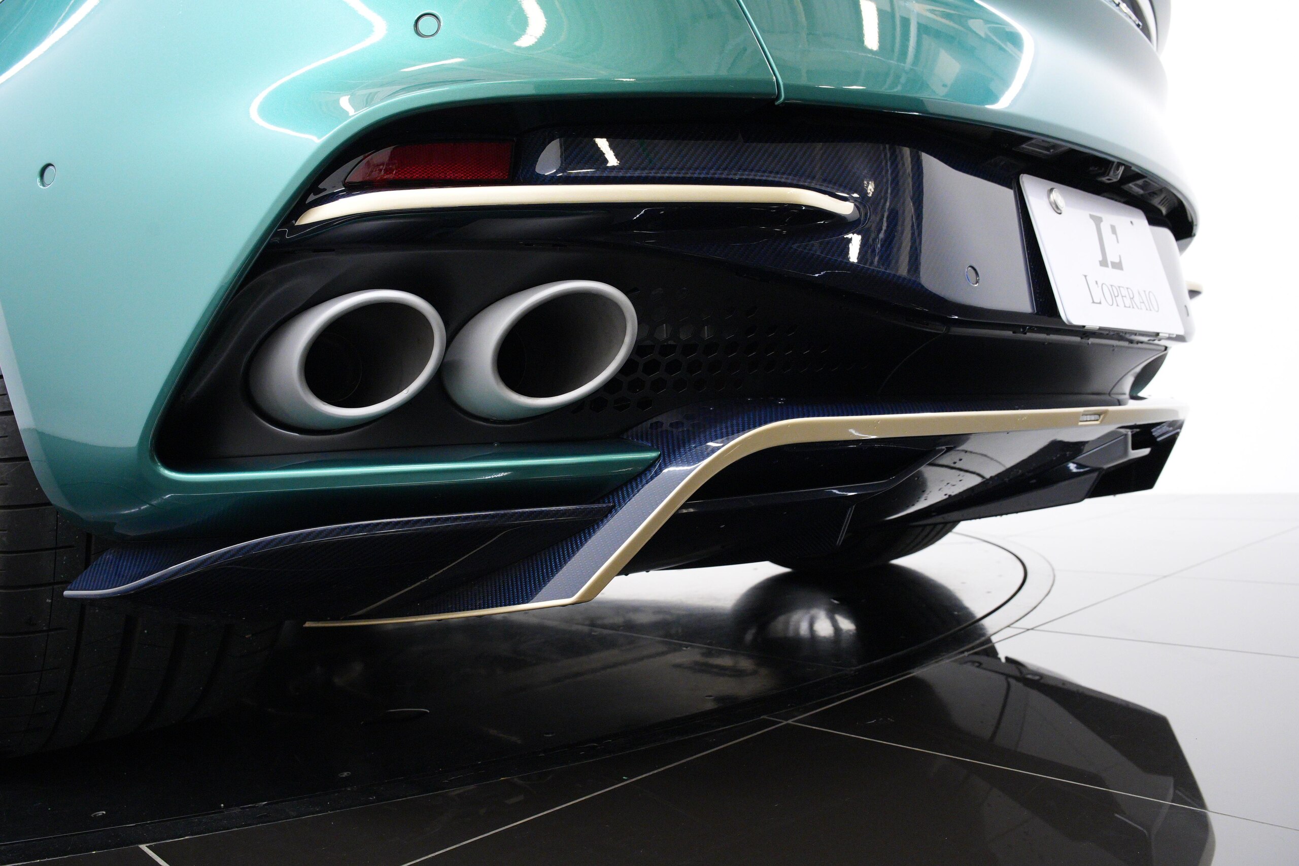 2024 Aston Martin DBS Superleggera