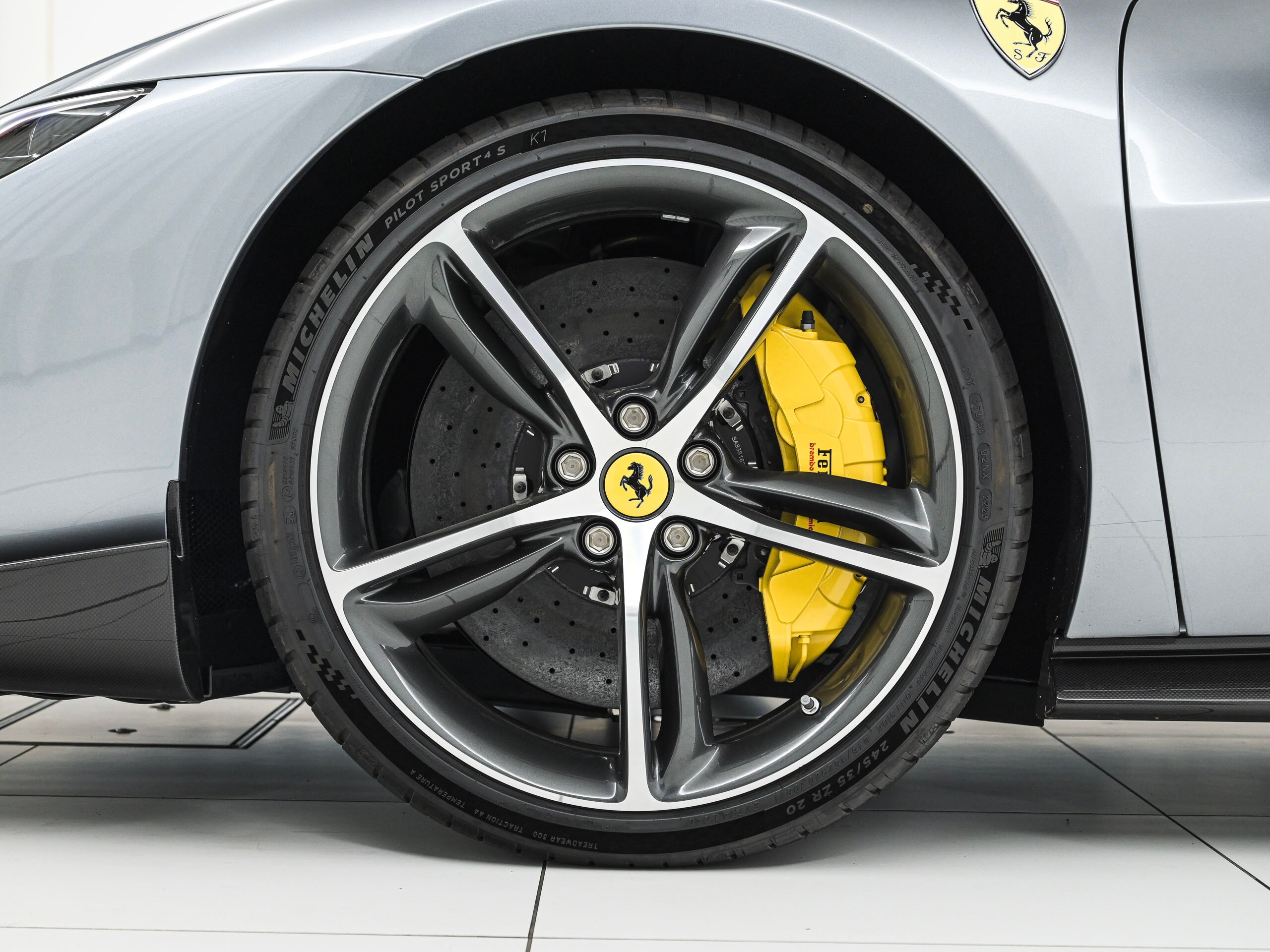 2024 Ferrari 296GTS - フェラーリ 296GTS アセット フィオラノ パッケージ F1 DCT アップルカープレイ デイトナスタイルシート アセットフィオラノ 20インチD鍛造ホイール ベンチレーション