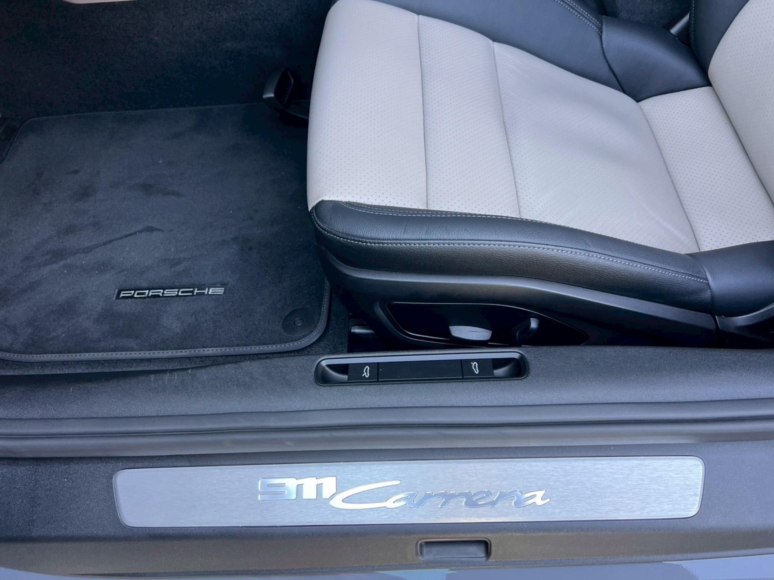 2024 Porsche 911 Cabriolet - ポルシェ 911カブリオレ カレラ PDK 992・2 2025年モデル 正規ディーラー車 左ハンドル スポーツクロノパッケージ カレラエクスクルーシブデザインホイール スポーツエキゾーストシステム 新車取説 保証書 スペアキー有り
