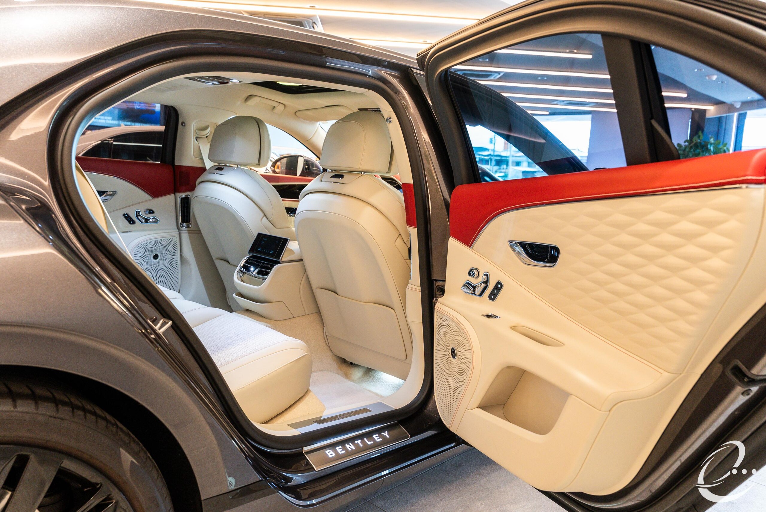 2024 Bentley Flying Spur - 2024 بنتلي Flying Spur