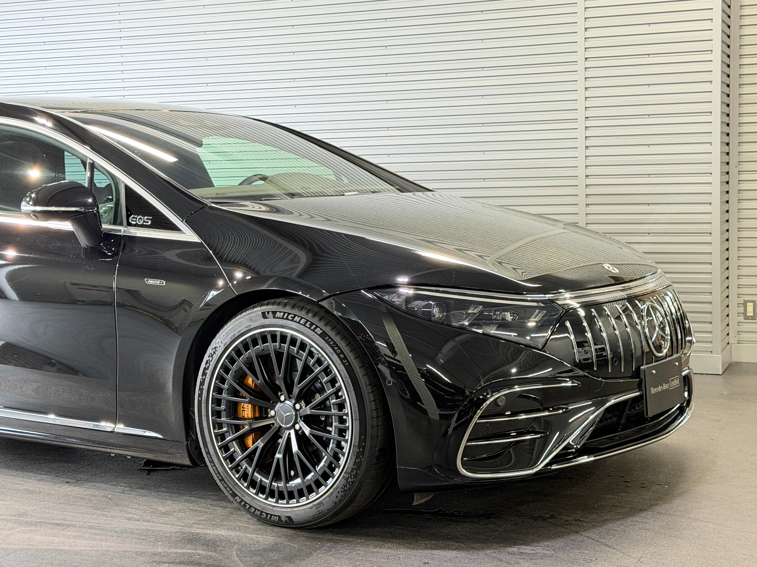 2024 Mercedes-AMG EQS - メルセデスＡＭＧ EQS 53 4マチックプラス 4WD MP202302 左ハンドル AMGカーボンセラミックブレーキ AMGカーボンファイバーインテリアトリム エクスクルーシブPKG リアコンフォートPKG リアベルトバック タイヤ4本交換付 前後ドラレコ360 パノラミックS/R 黒本革