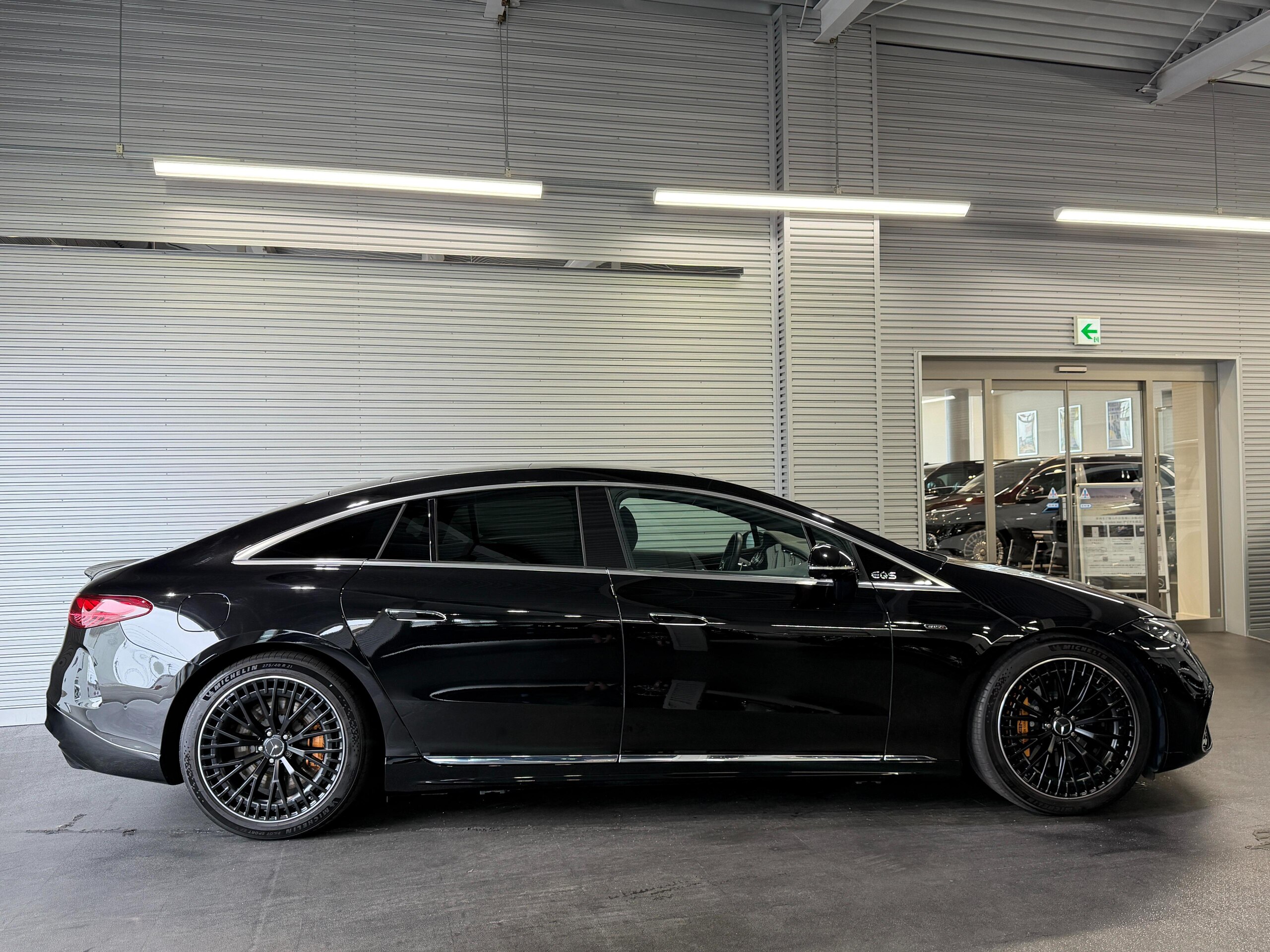 2024 Mercedes-AMG EQS - メルセデスＡＭＧ EQS 53 4マチックプラス 4WD MP202302 左ハンドル AMGカーボンセラミックブレーキ AMGカーボンファイバーインテリアトリム エクスクルーシブPKG リアコンフォートPKG リアベルトバック タイヤ4本交換付 前後ドラレコ360 パノラミックS/R 黒本革