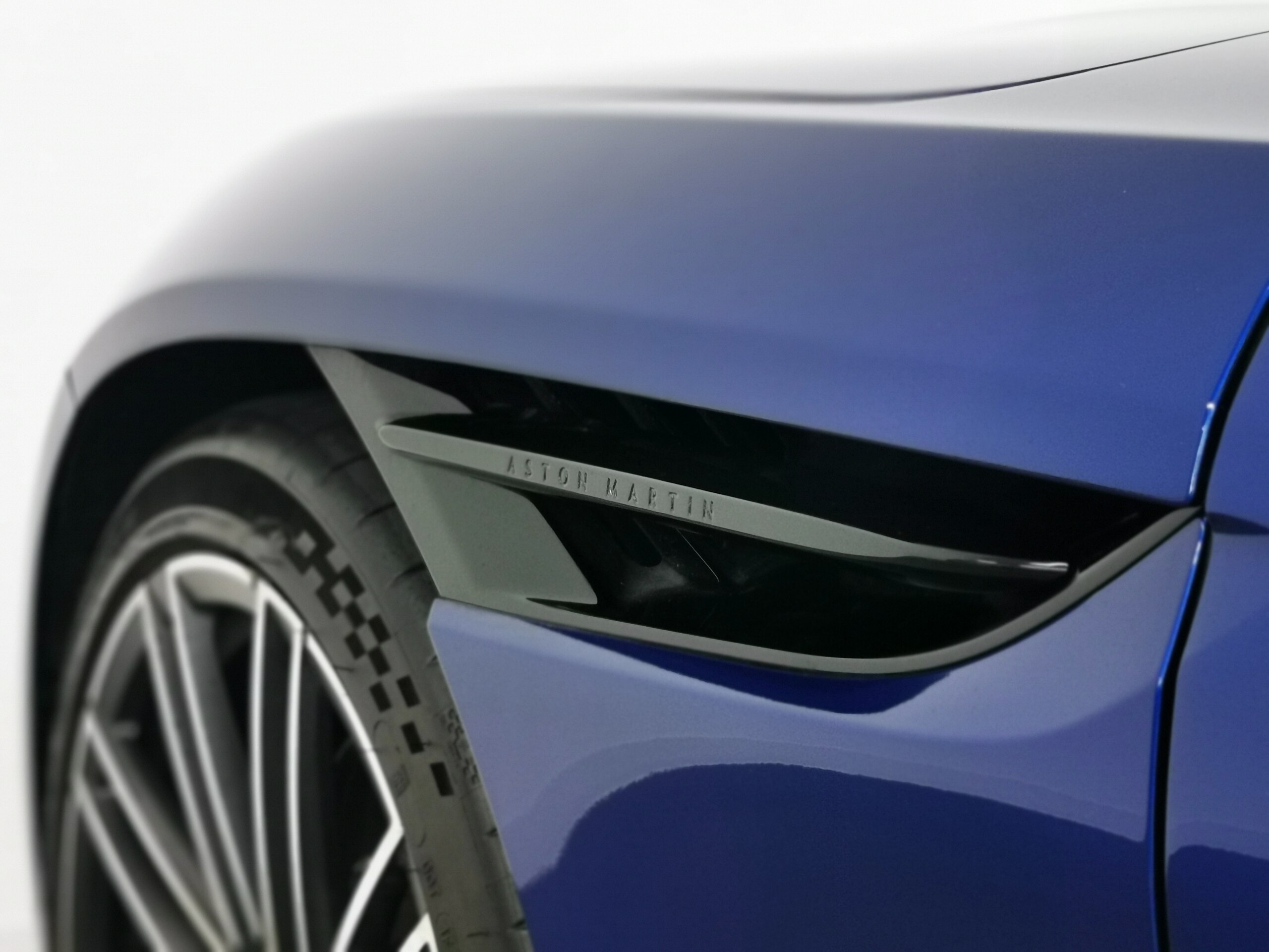 2024 Aston Martin DB12