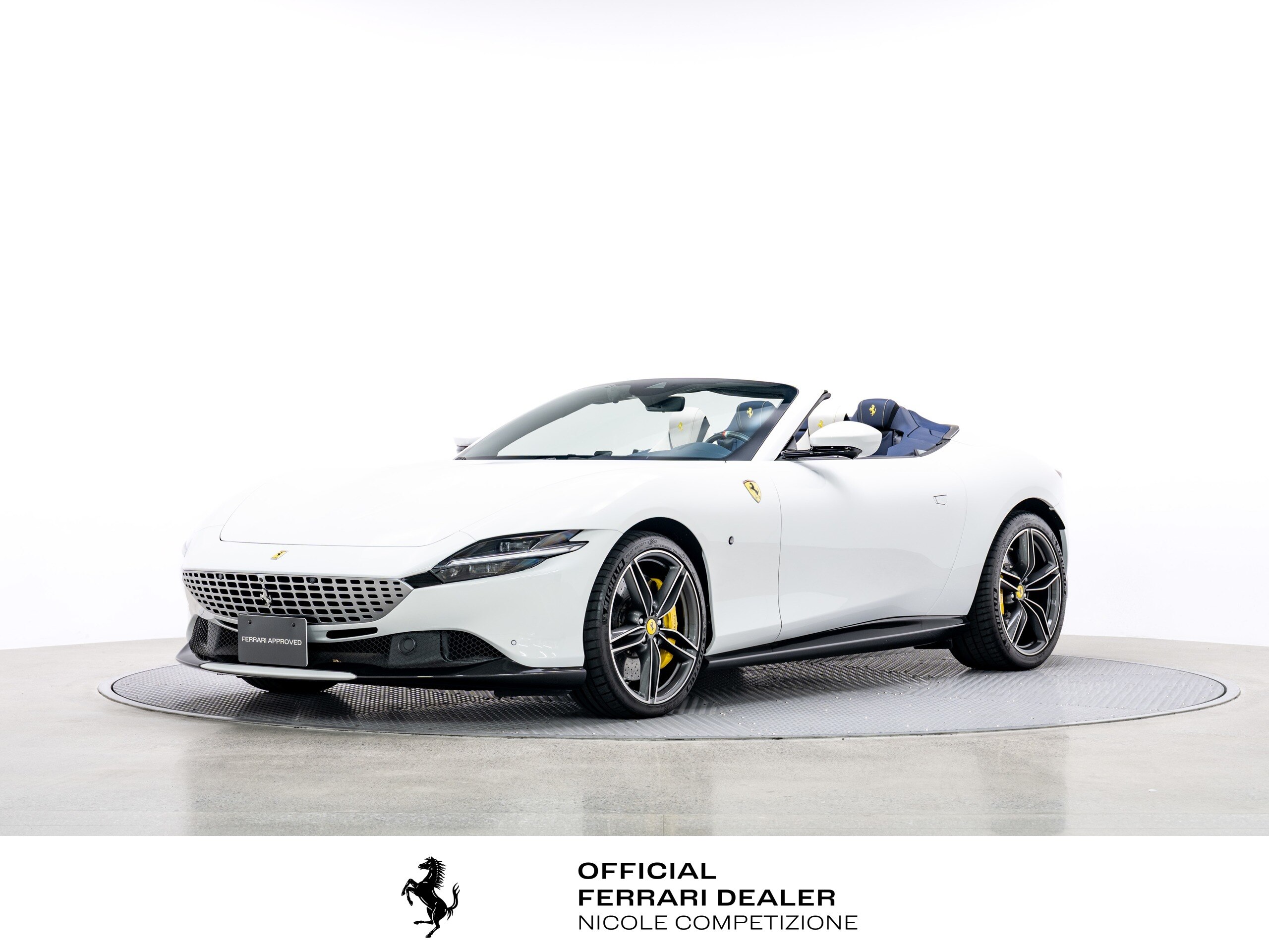 2024 Ferrari RomaSpider - フェラーリ ローマスパイダー F1 DCT OP895・サラウンドビュー・パッセンジャーディスプレイ・バックレーダー・ベンチレーテッドフルエレクトリックシート・LEDカーボンステアリング・アディショナルカラー・ステアリングヒーター