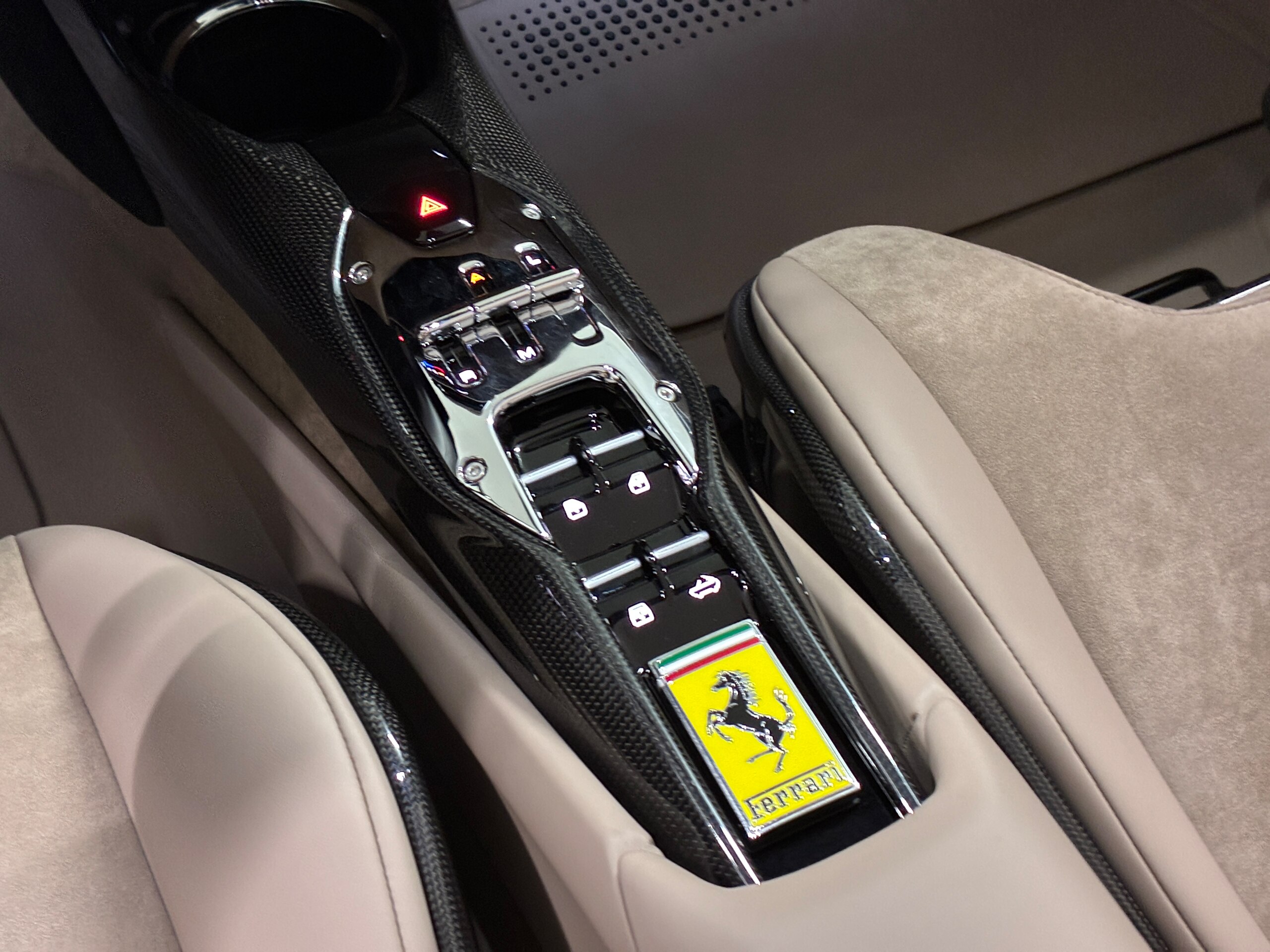 2024 Ferrari 296GTS - フェラーリ 296GTS F1 DCT フルPPF/ベージュ内装/ジアッロステッチ/AppleCarplay/アルカンターラレーシングシート/カーボンステアリング/ダイヤモンドポリッシュ鍛造ホイール/フロントリフター