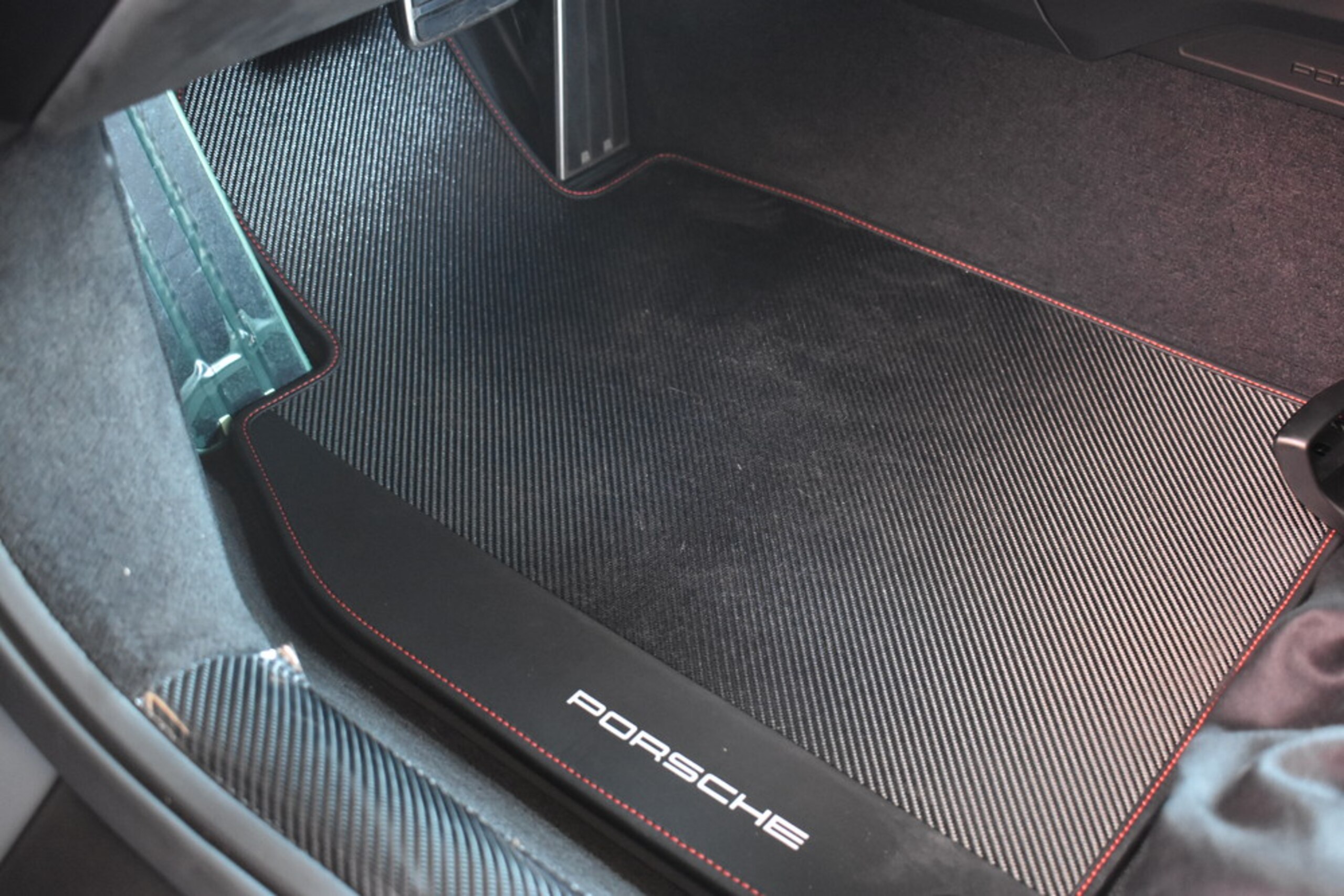 2024 Porsche 911 - ポルシェ 911 GT3 RS PDK PDK OP1000 ヴァイザッハPKG PCCB Fリフト (メタリック)室内保管 (アークティックグレーメタリック)軽量鍛造マグネシウム フロントリフトクラブスポーツPKG カーボンファイバーロールケージ セラミックBK