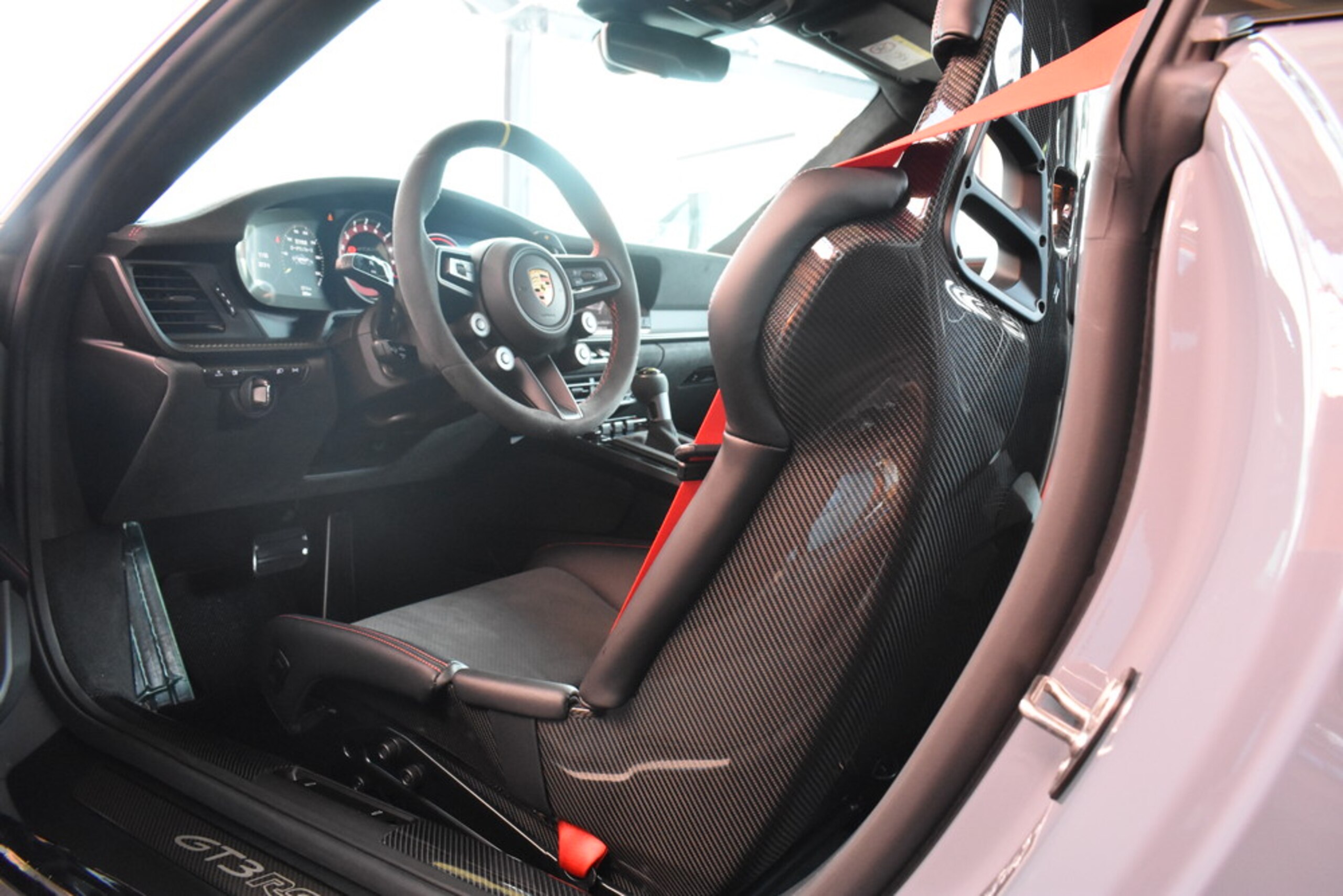2024 Porsche 911 - ポルシェ 911 GT3 RS PDK PDK OP1000 ヴァイザッハPKG PCCB Fリフト (メタリック)室内保管 (アークティックグレーメタリック)軽量鍛造マグネシウム フロントリフトクラブスポーツPKG カーボンファイバーロールケージ セラミックBK